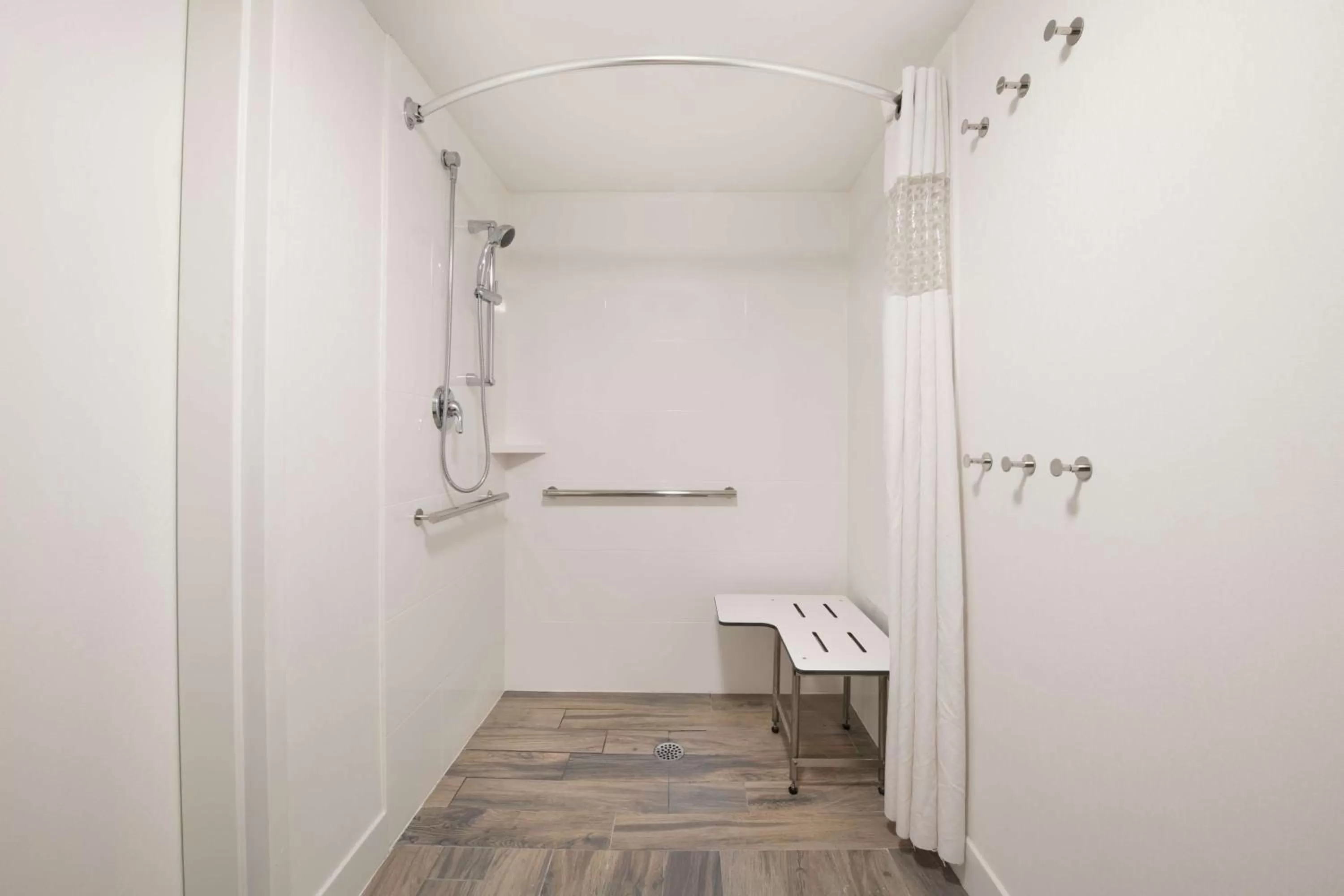 Bathroom in Hampton Inn & Suites N Ft Worth-Alliance Airport