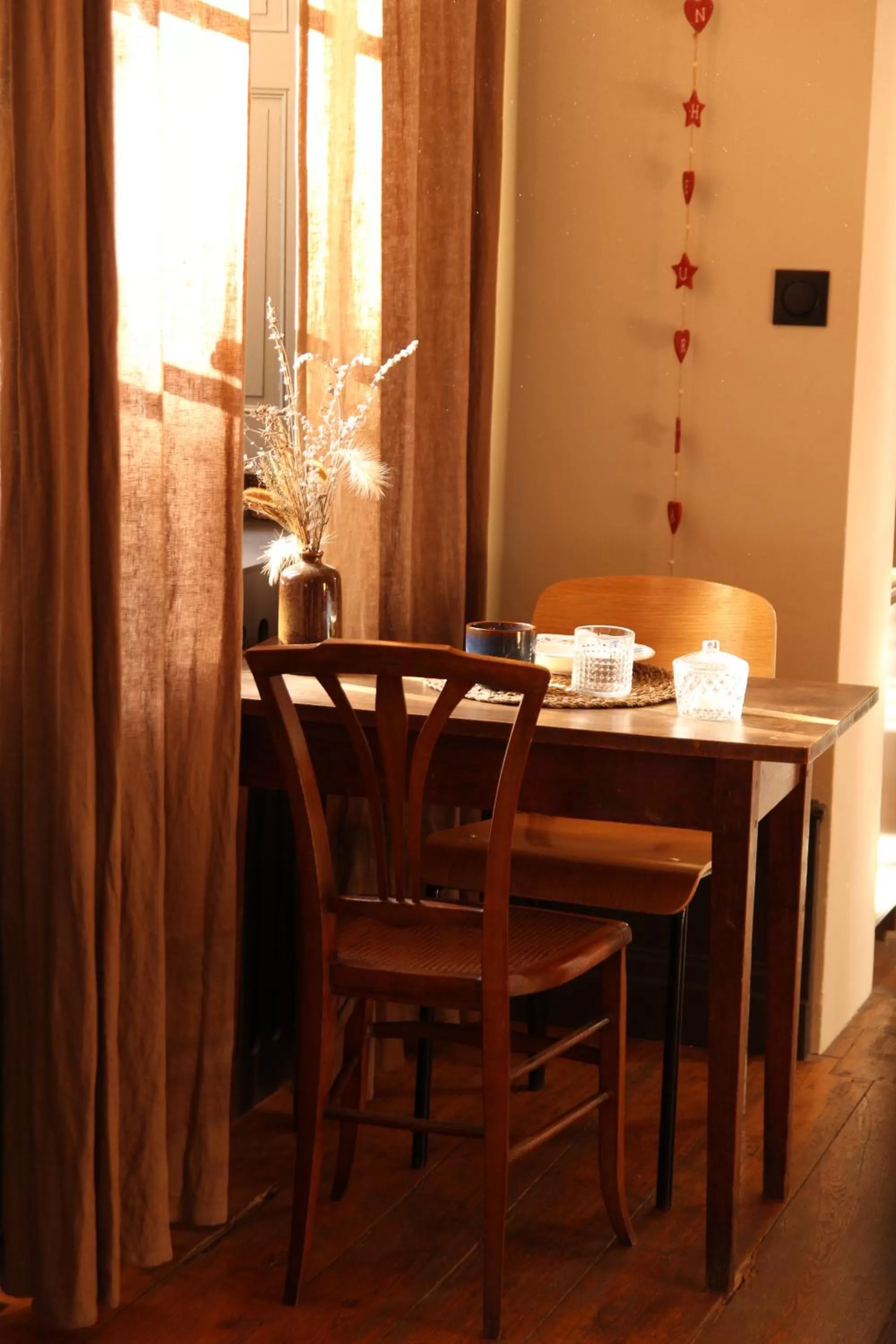 Restaurant/places to eat in Maison Sumiane