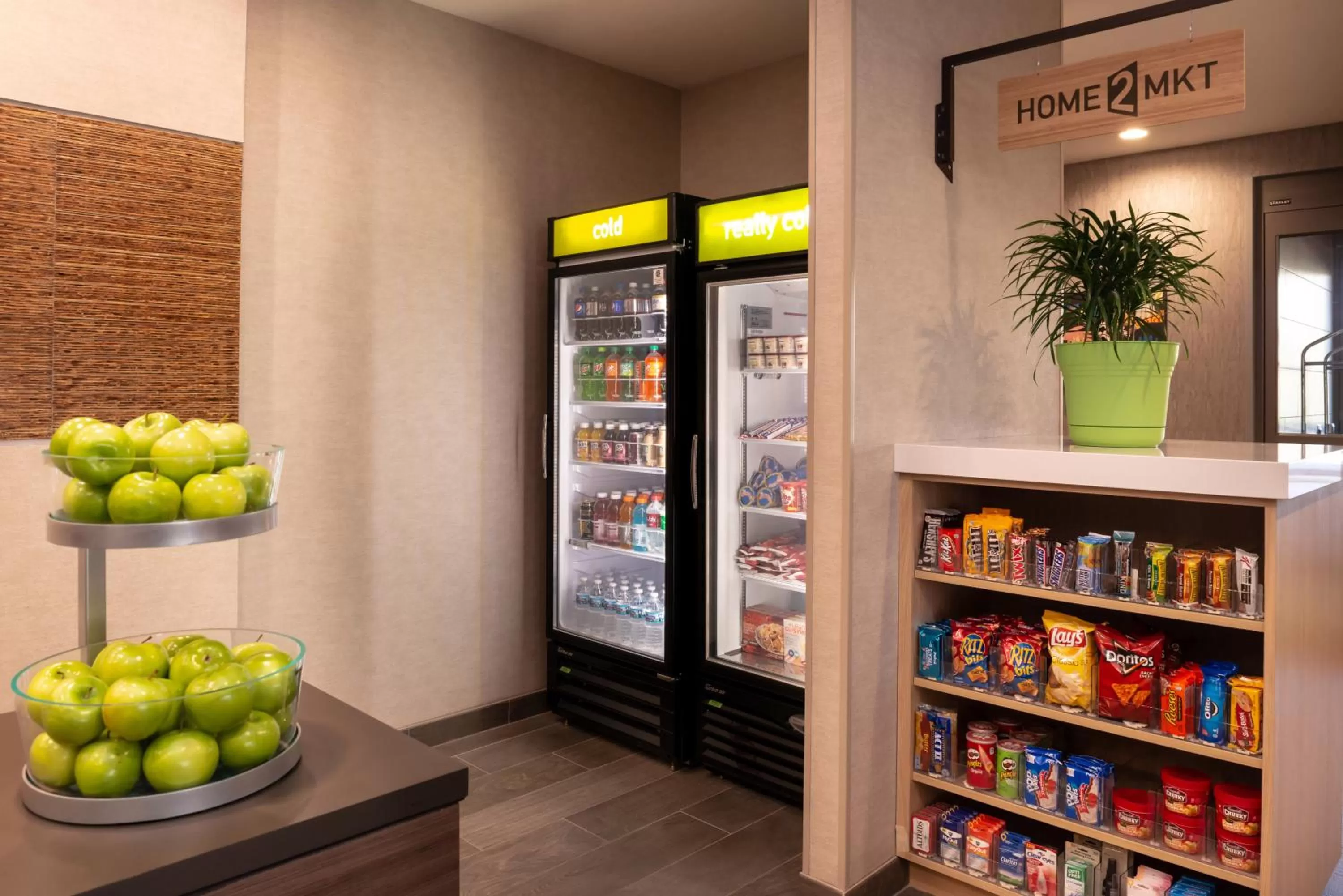 Food and drinks in Home2 Suites By Hilton Columbus/West, OH