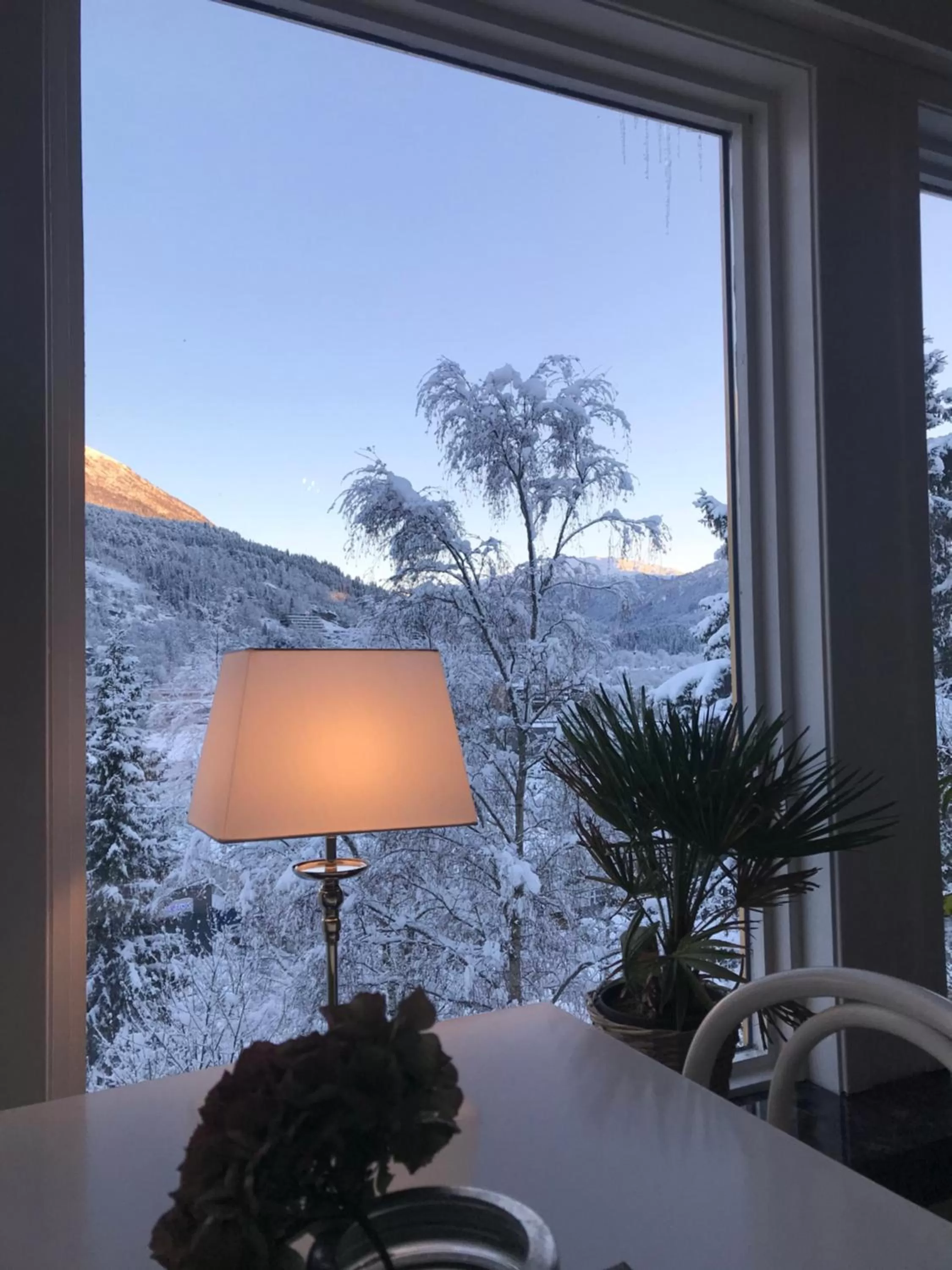 Sunrise in Førde Pensjonat