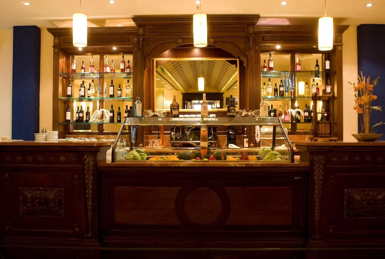 Restaurant/places to eat in Ramblas Hotel