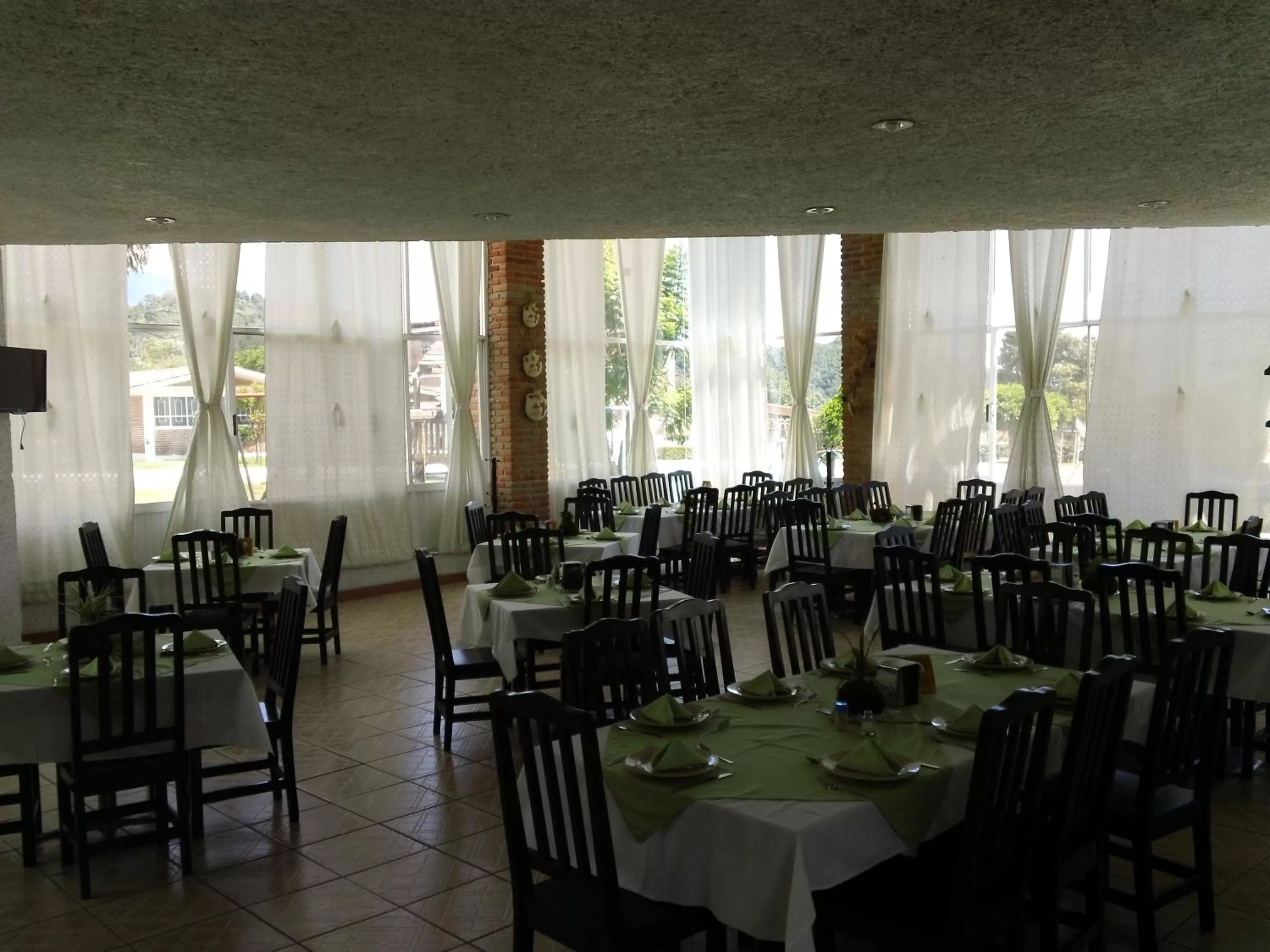 Restaurant/places to eat in Hotel Villa Monarca Inn
