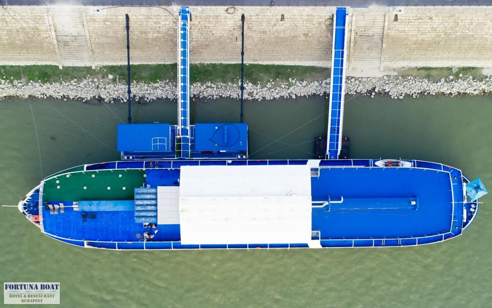 Restaurant/places to eat in Fortuna Boat Hotel Budapest