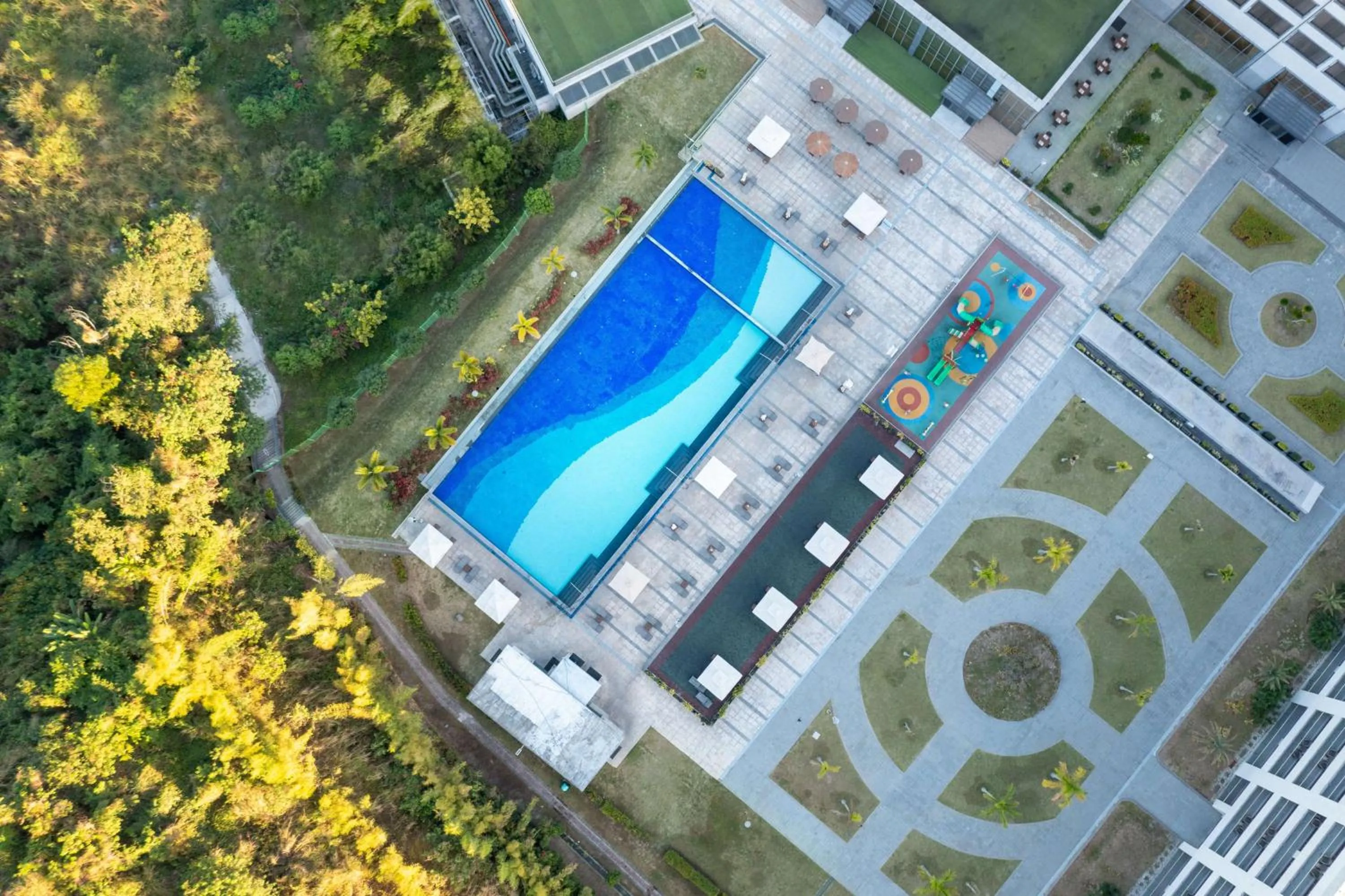 Pool view in Hilton Clark Sun Valley Resort