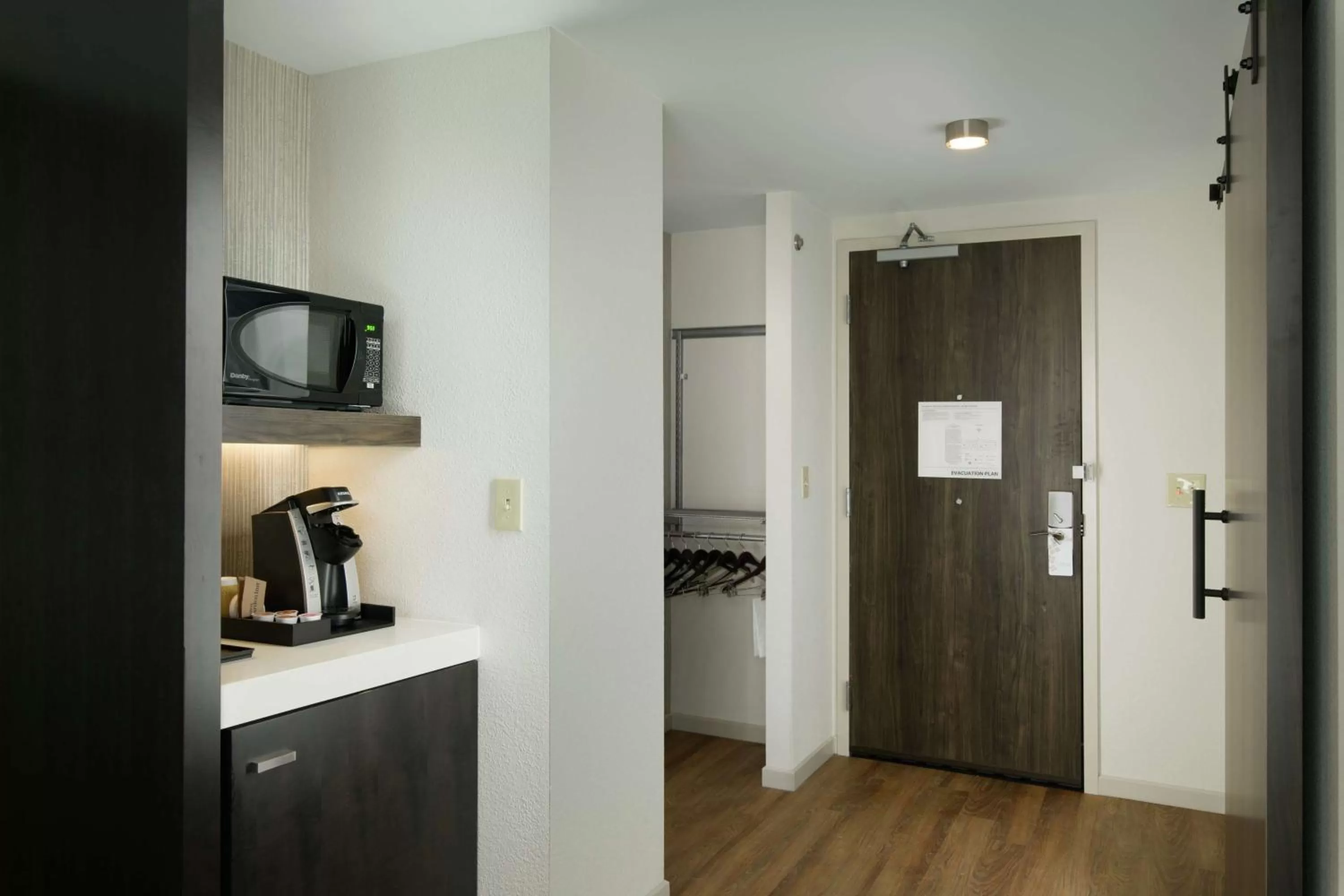 Kitchen or kitchenette in Hilton Garden Inn Memphis Downtown Beale Street