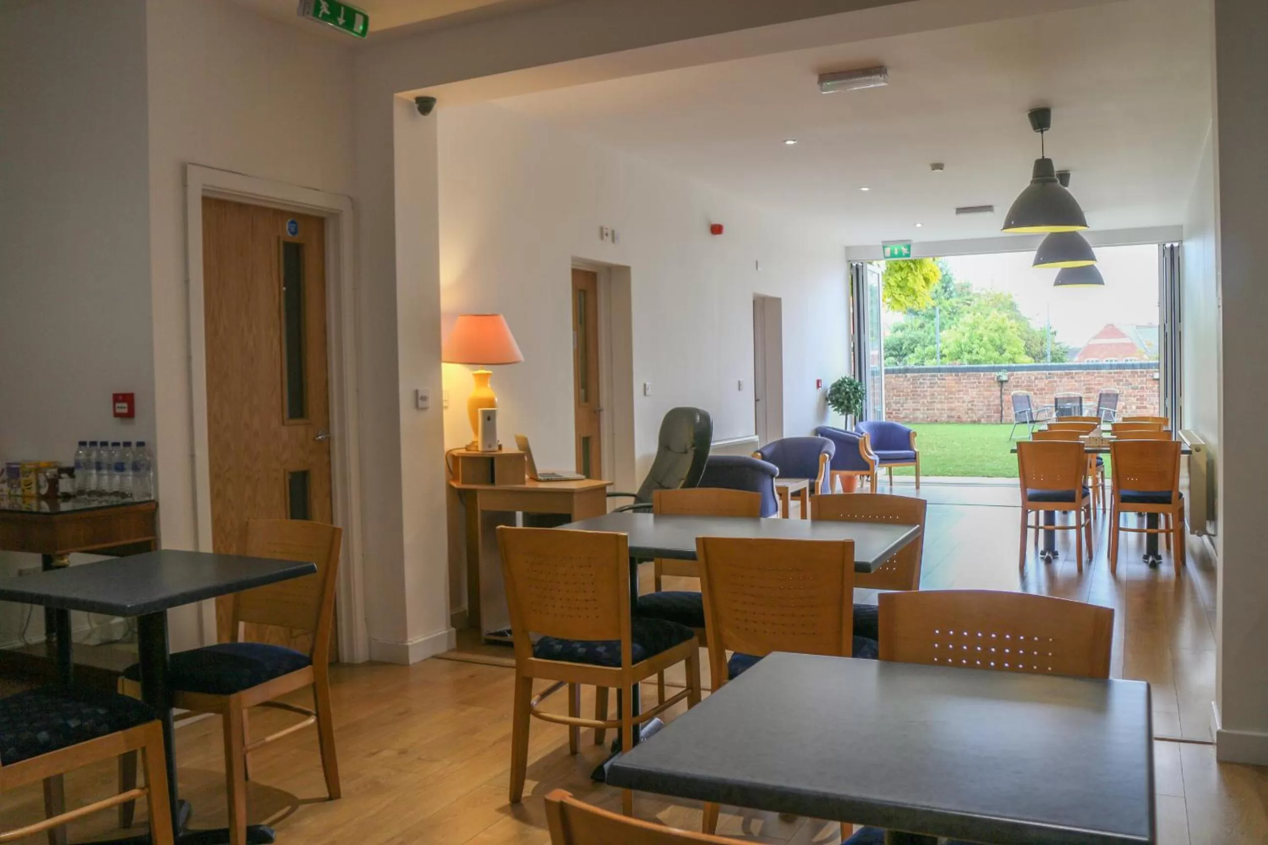 Restaurant/places to eat in Oscar Lodge