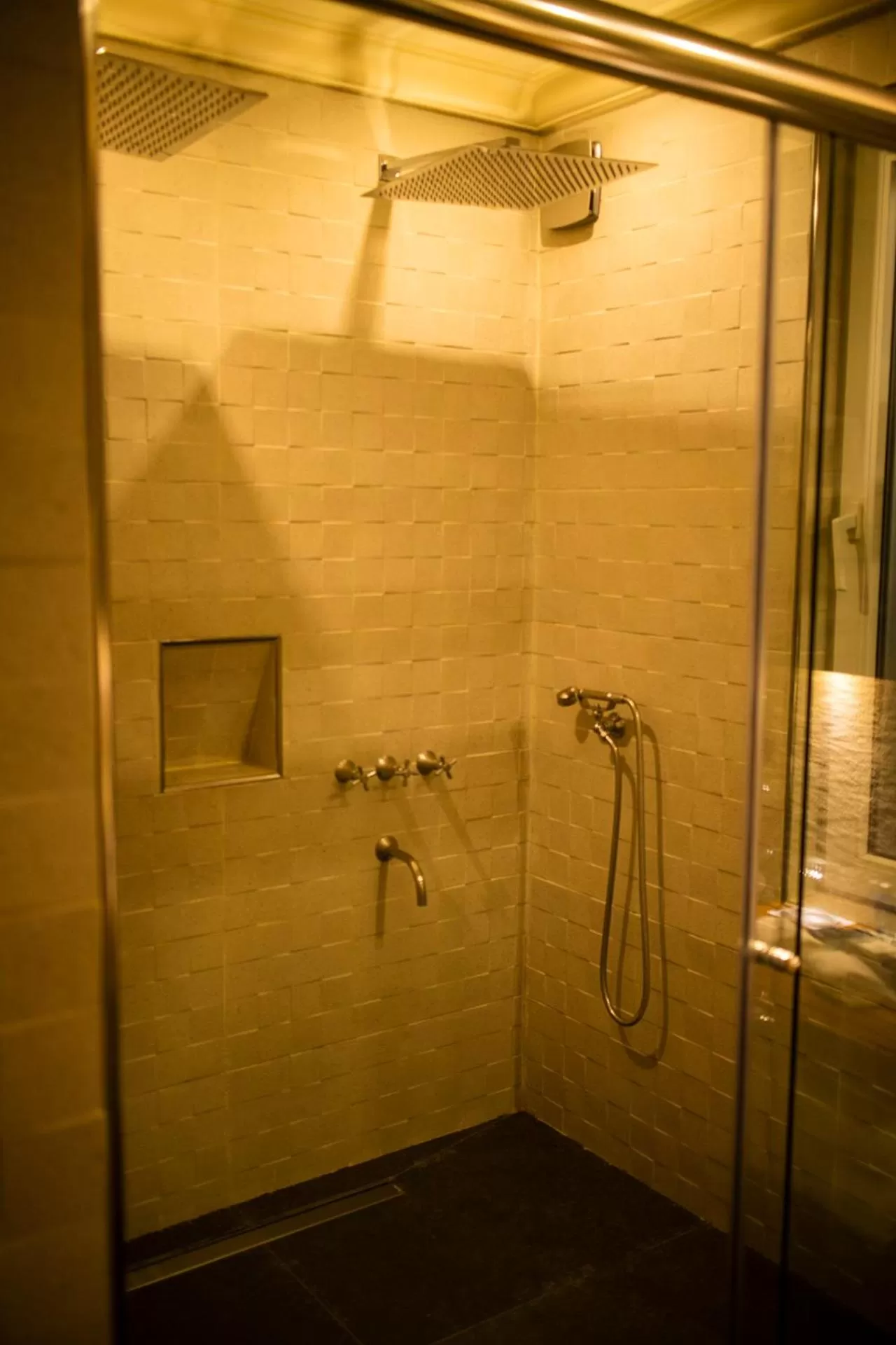 Shower in Melia Recoleta Plaza Hotel