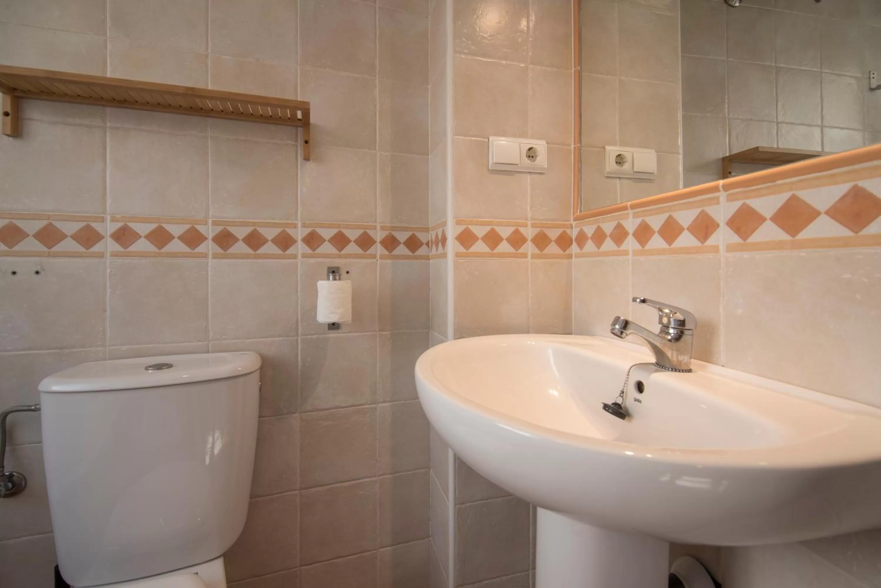 Bathroom in Apartamentos Granata