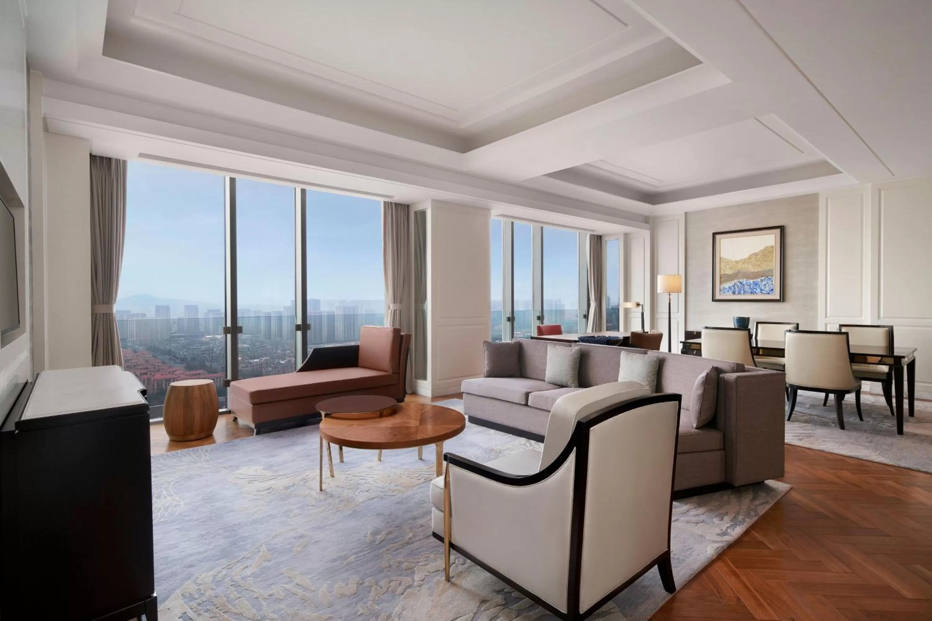 Living room in Sheraton Qingdao Licang Hotel