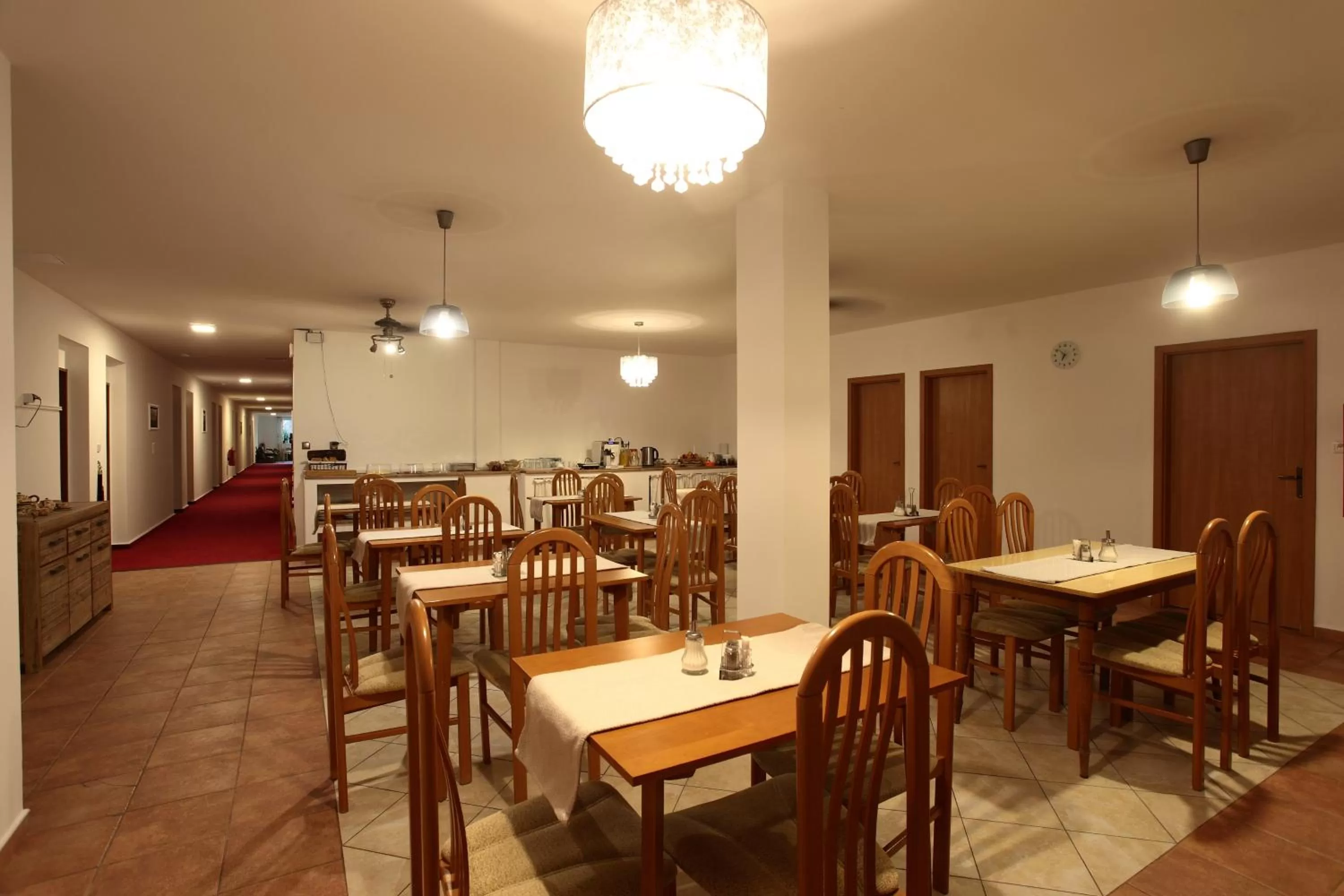 Restaurant/places to eat in Hotel Arko