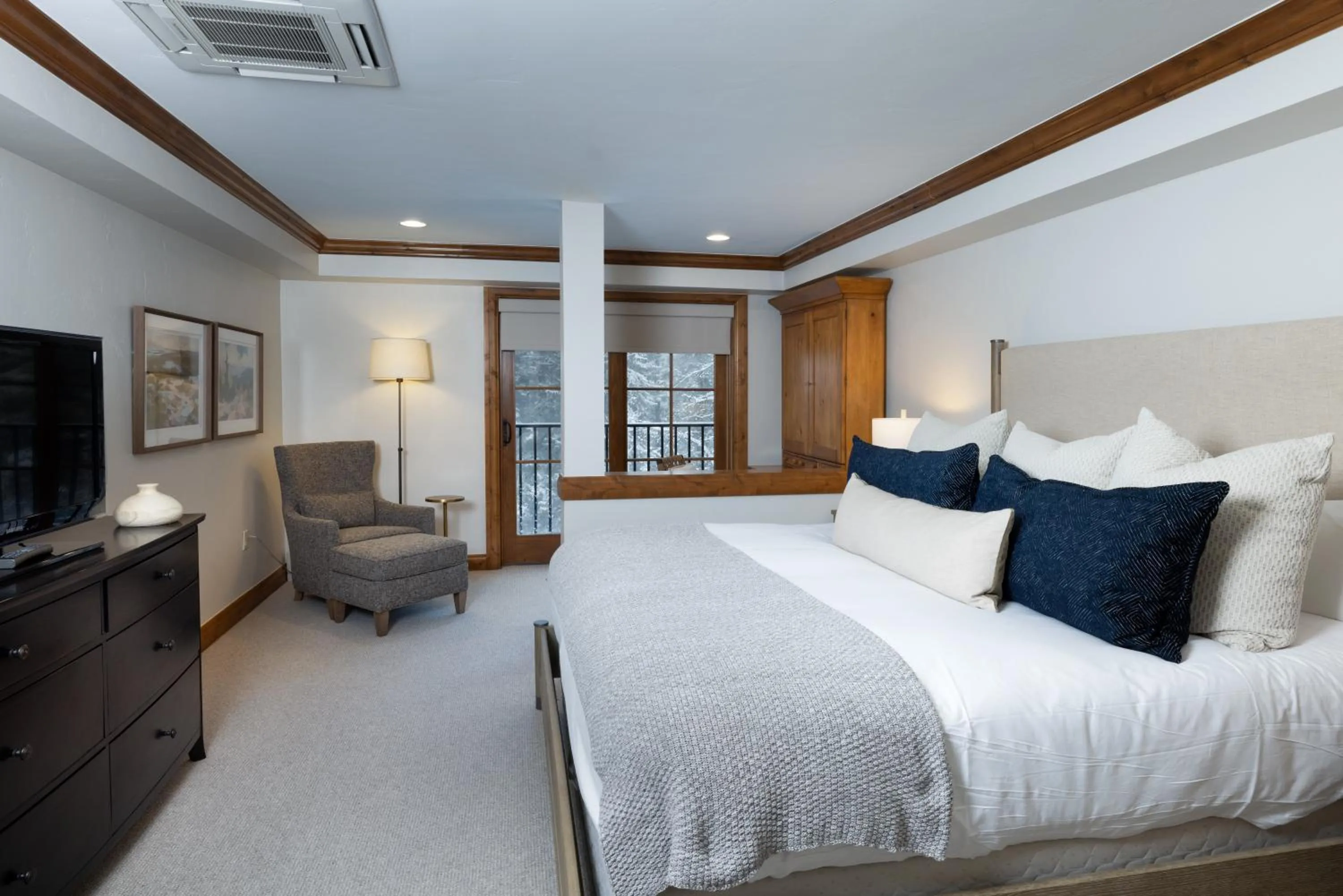 Bedroom, Bed in Gravity Haus Vail