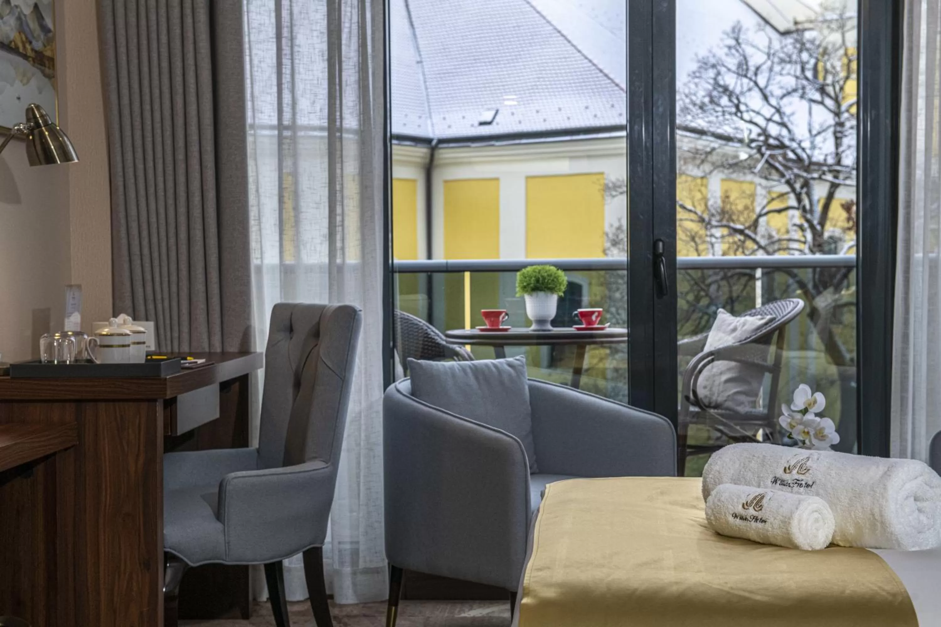 TV and multimedia in Willis Hotel Business & Wellness