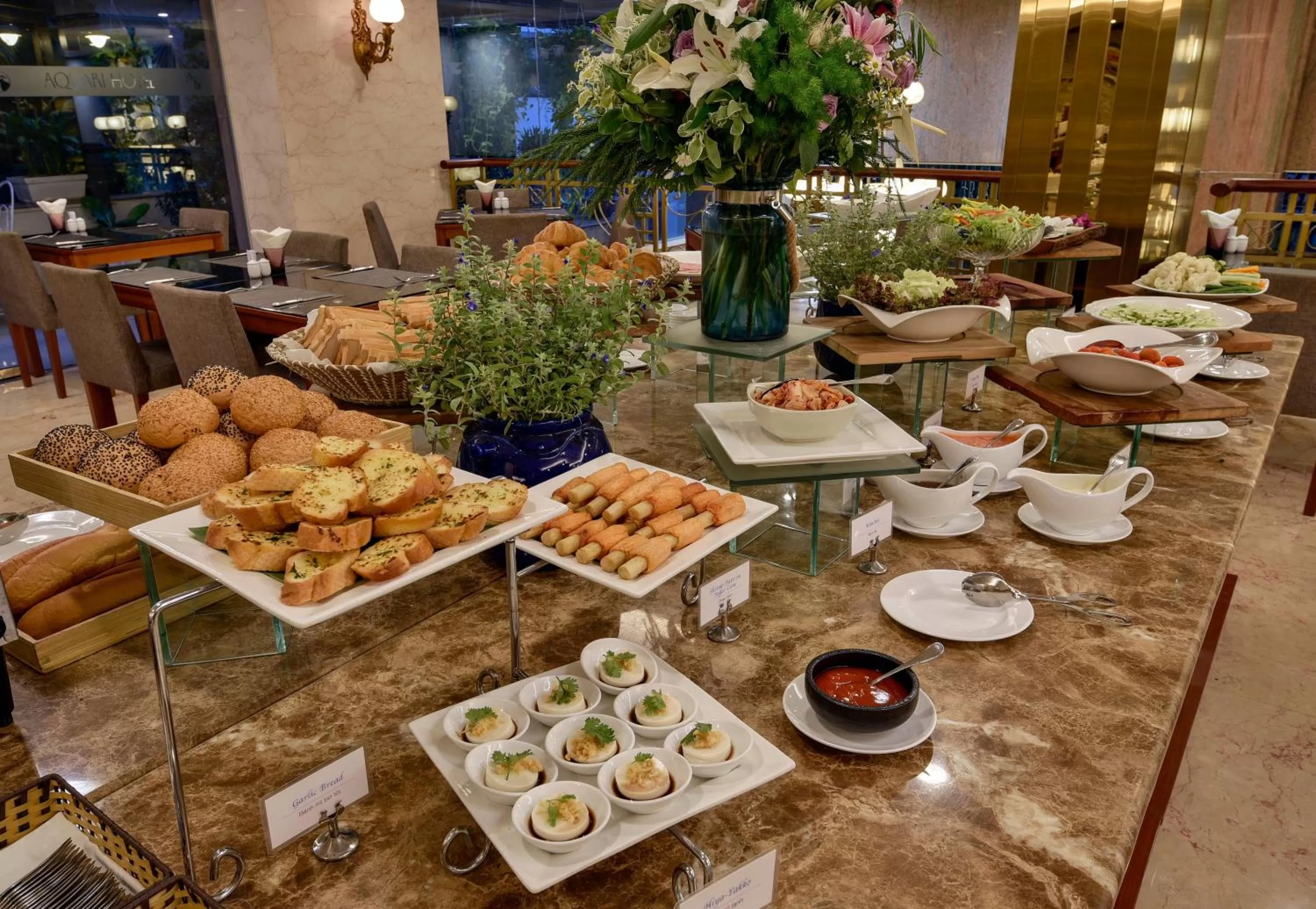 Food in Aquari Hotel