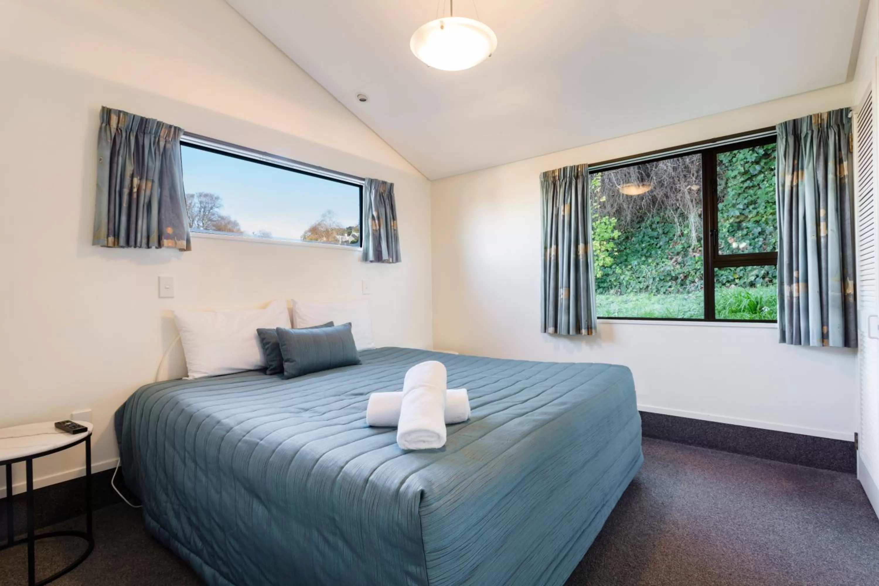 Bed in 755 Regal Court Motel