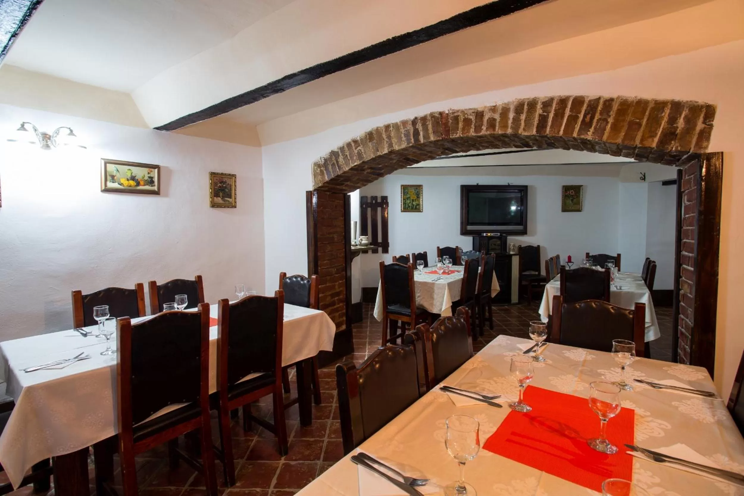 Restaurant/Places to Eat in Cazare Turn Sebes