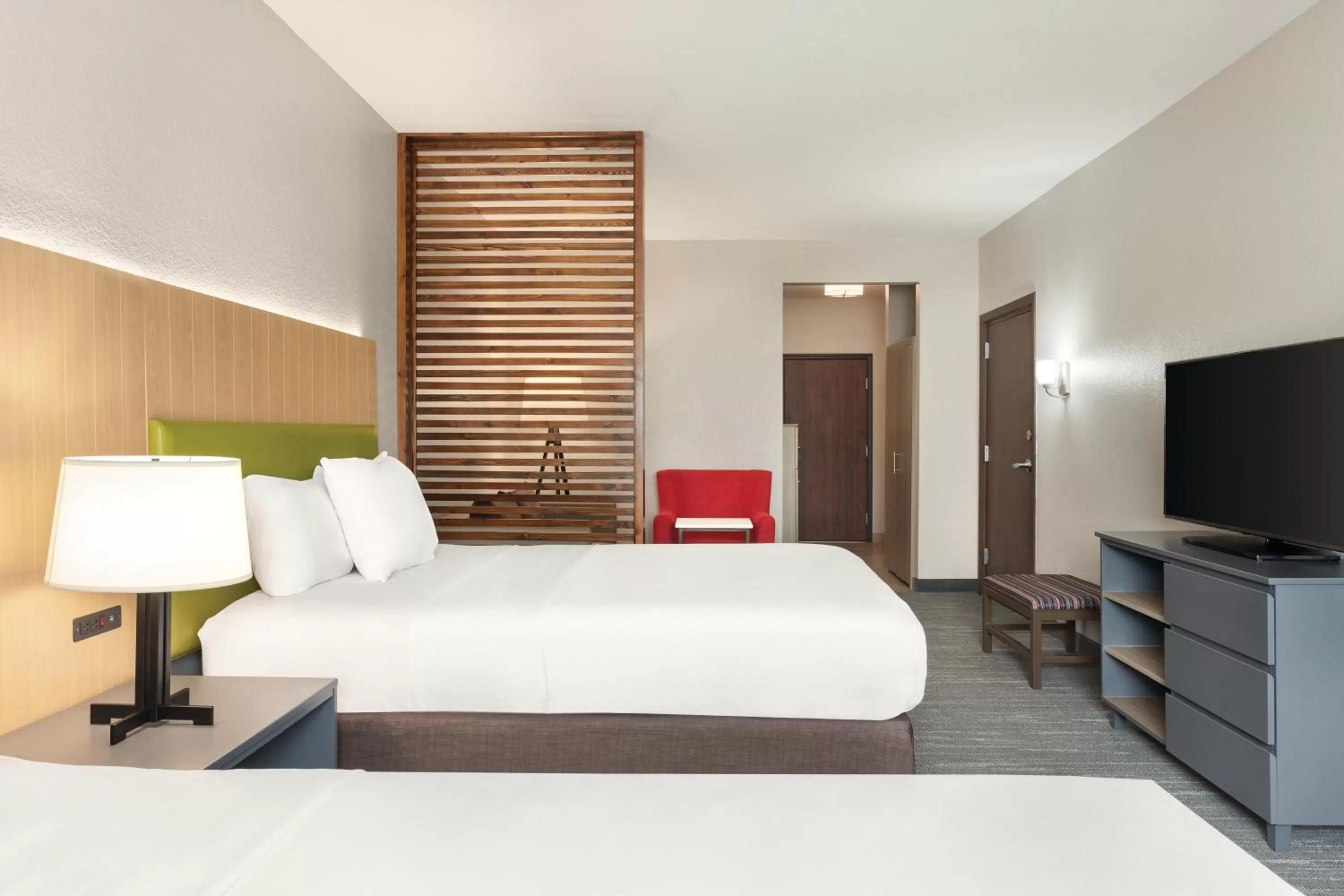 Bed in Country Inn & Suites by Radisson, Byram-Jackson South, MS