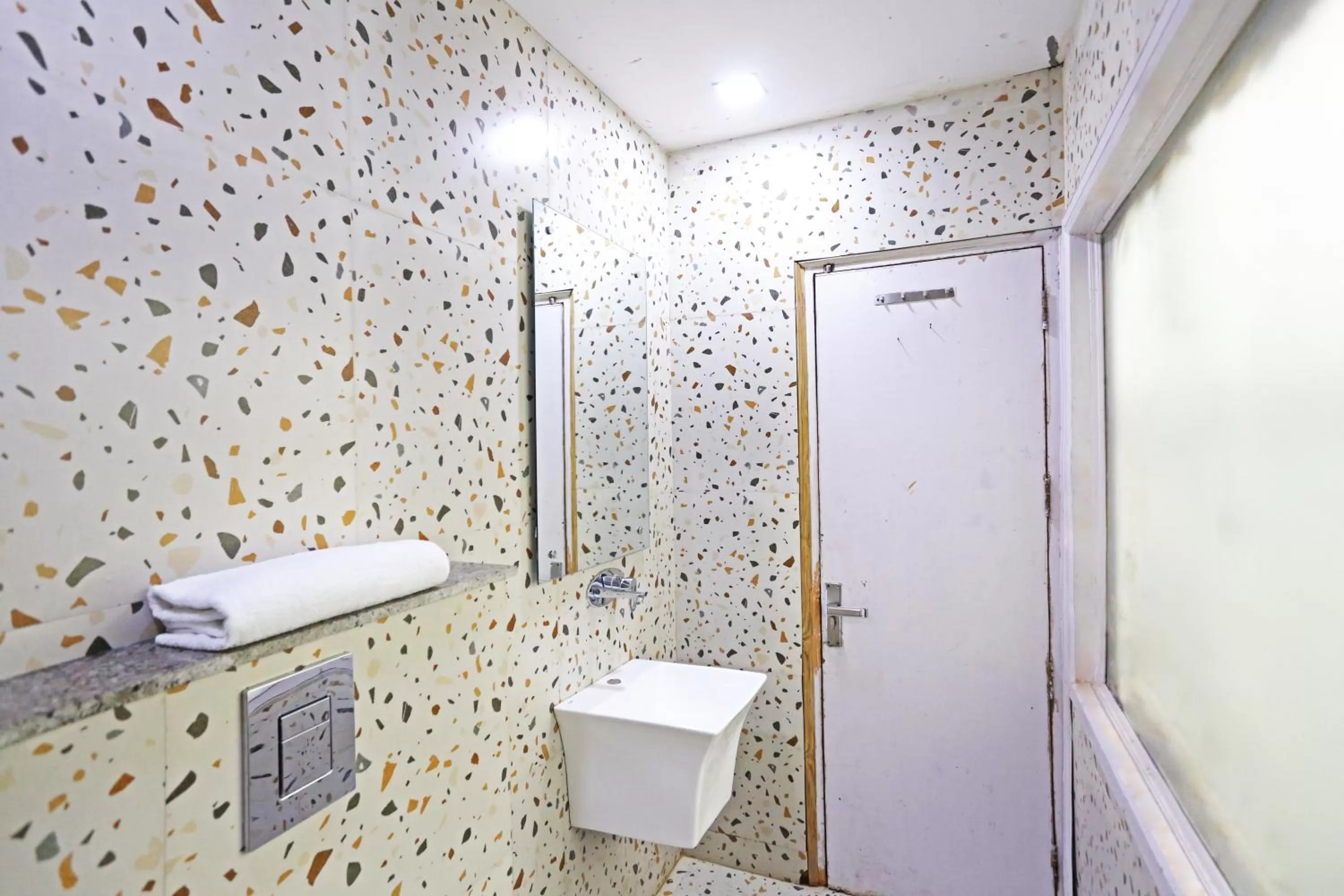 Bathroom in Hotel Preet Palace -5 Mints Walk From Nizamuddin Railway Station