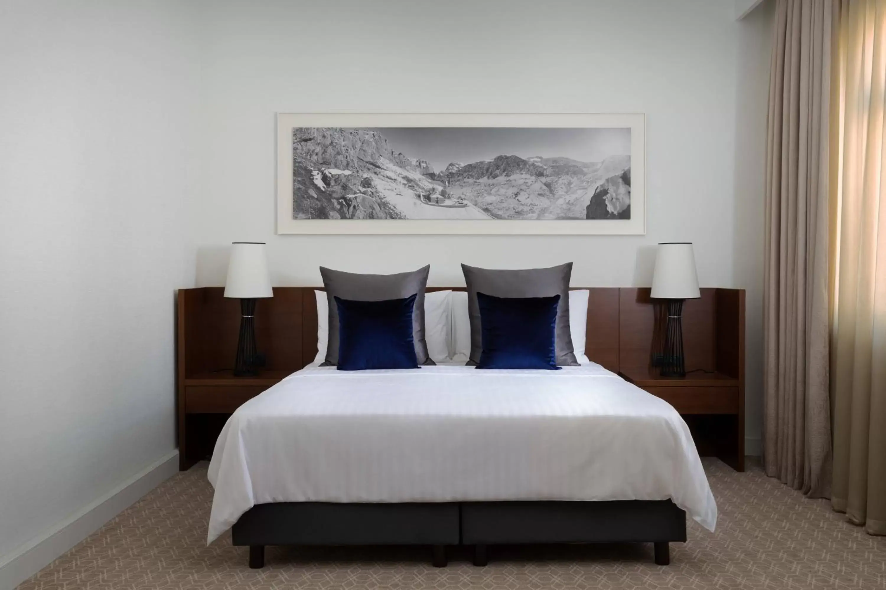 Standard, Guest room, 1 King in Armenia Marriott Hotel Yerevan Standard, Guest room, 1 King in Armenia Marriott Hotel Yerevan