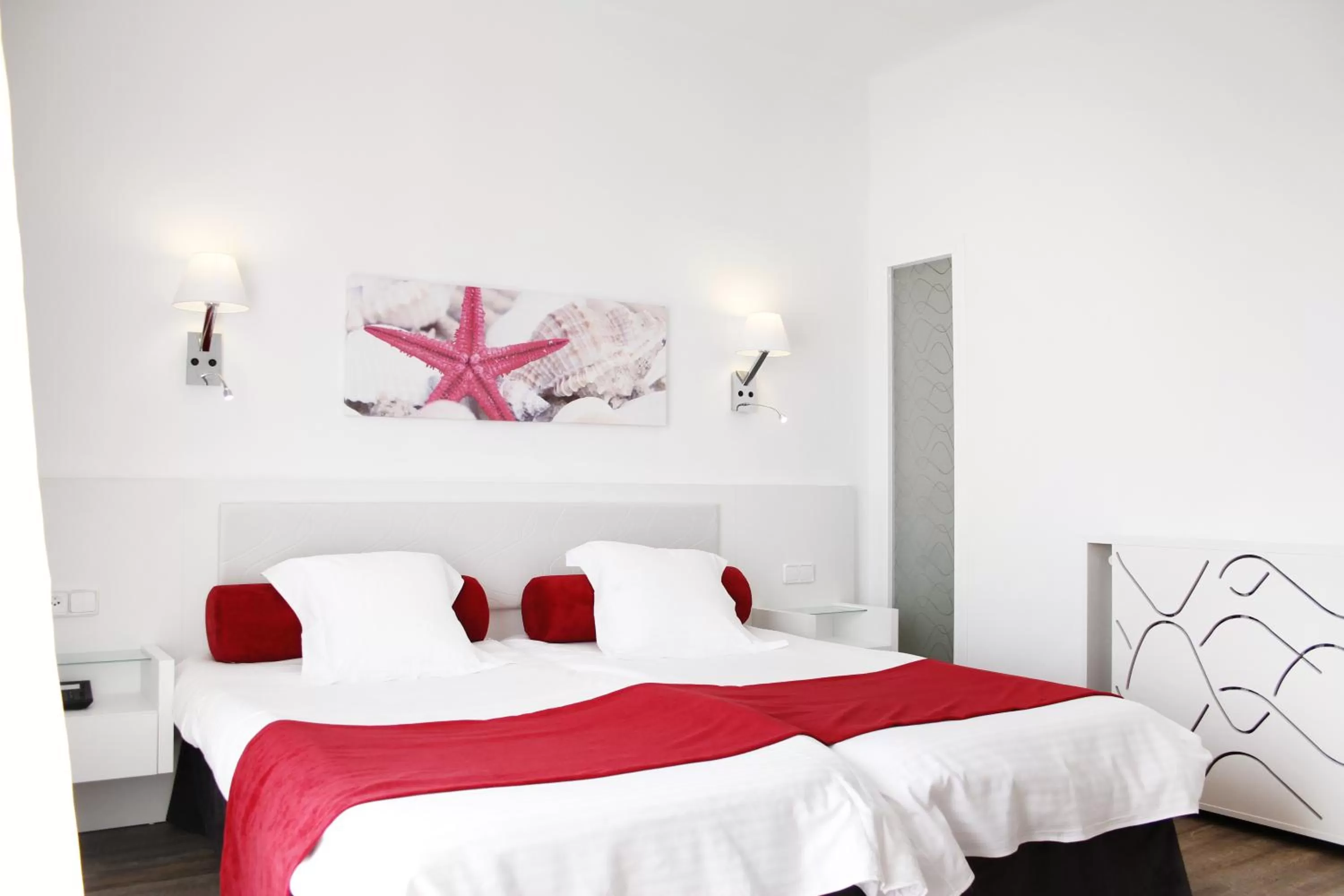 Photo of the whole room, Bed in Morlans Garden