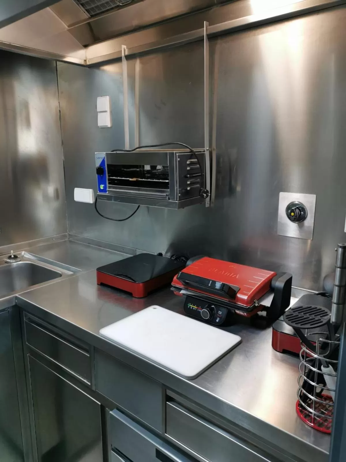 Kitchen or kitchenette in Bridge It - Suites & Views