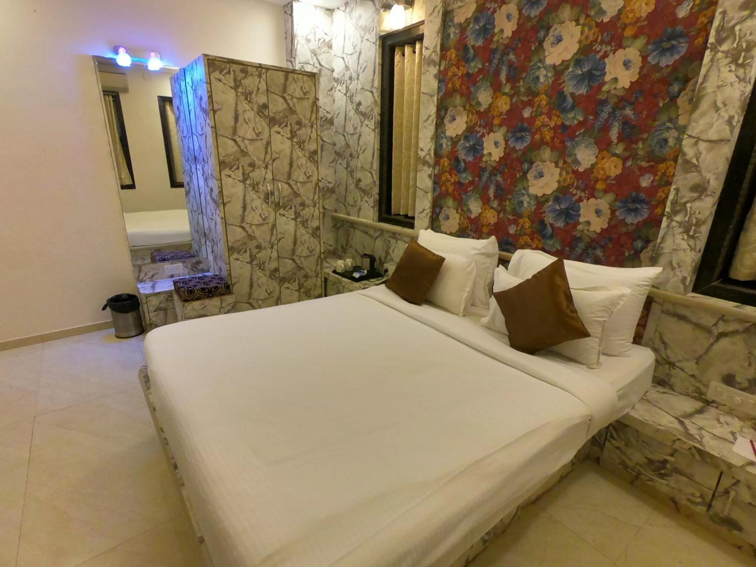 Bed in Jivanta Mahabaleshwar