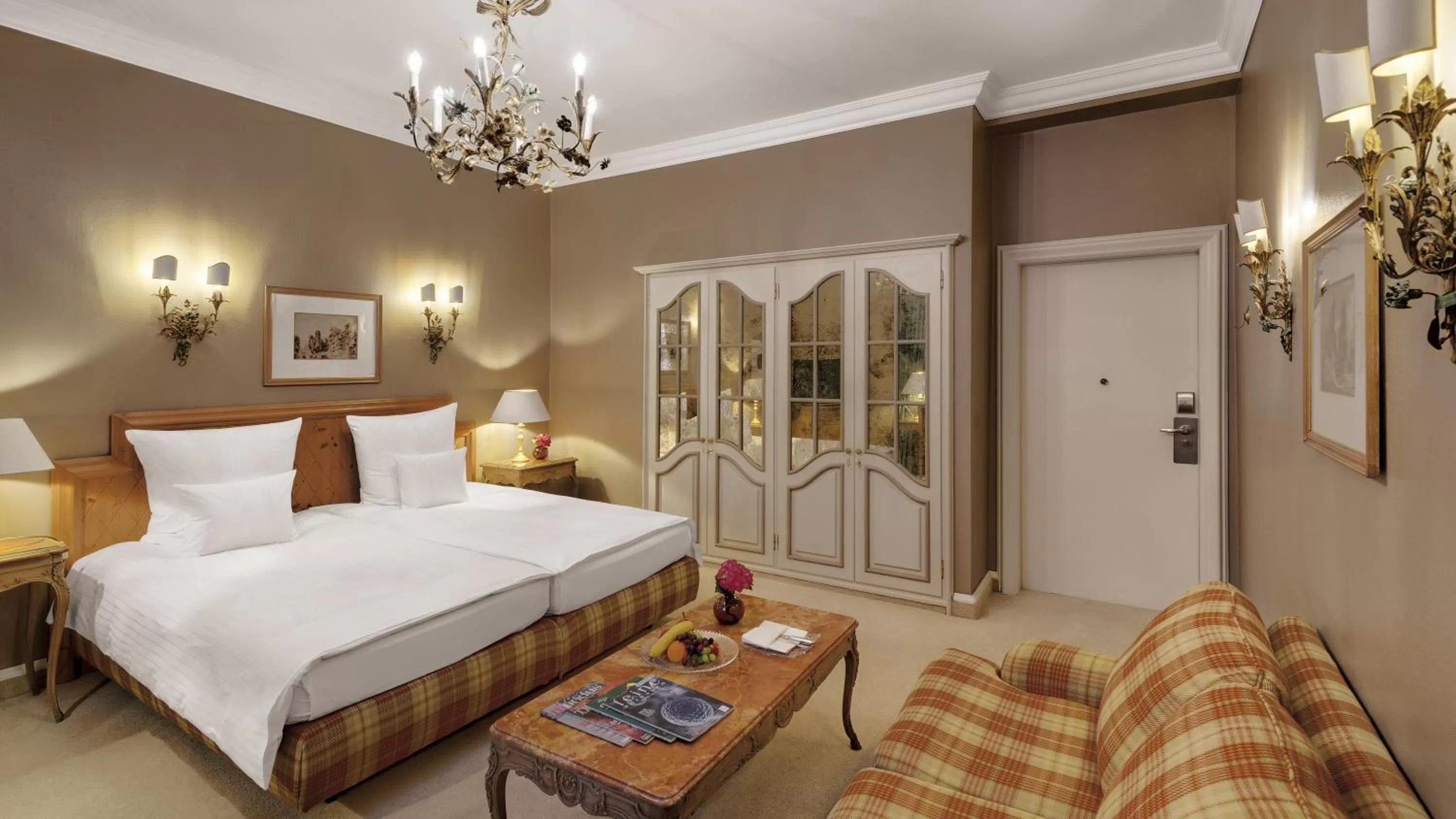 Bedroom, Bed in Excelsior by Geisel