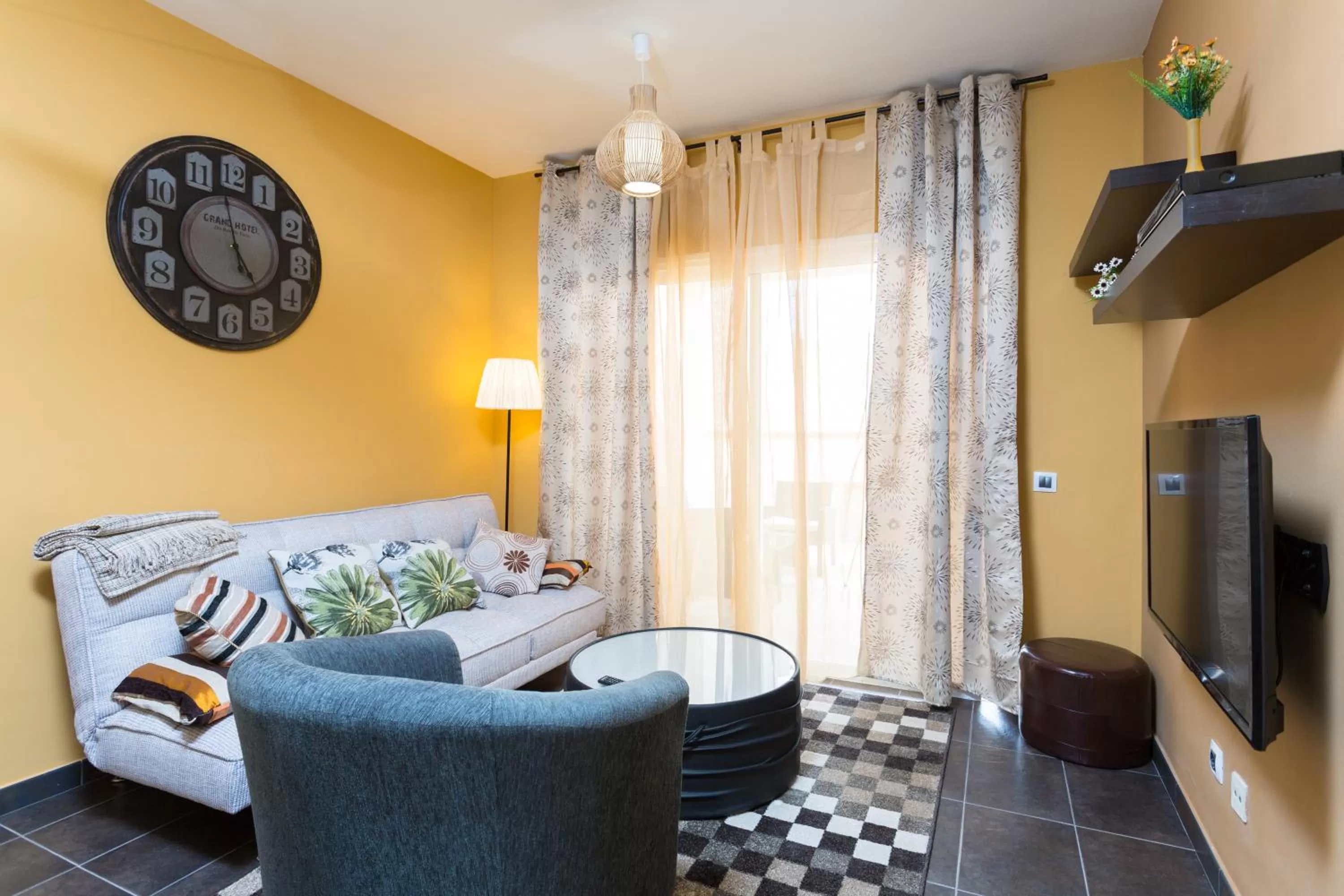 Living room in Yucca Park ApartHotel