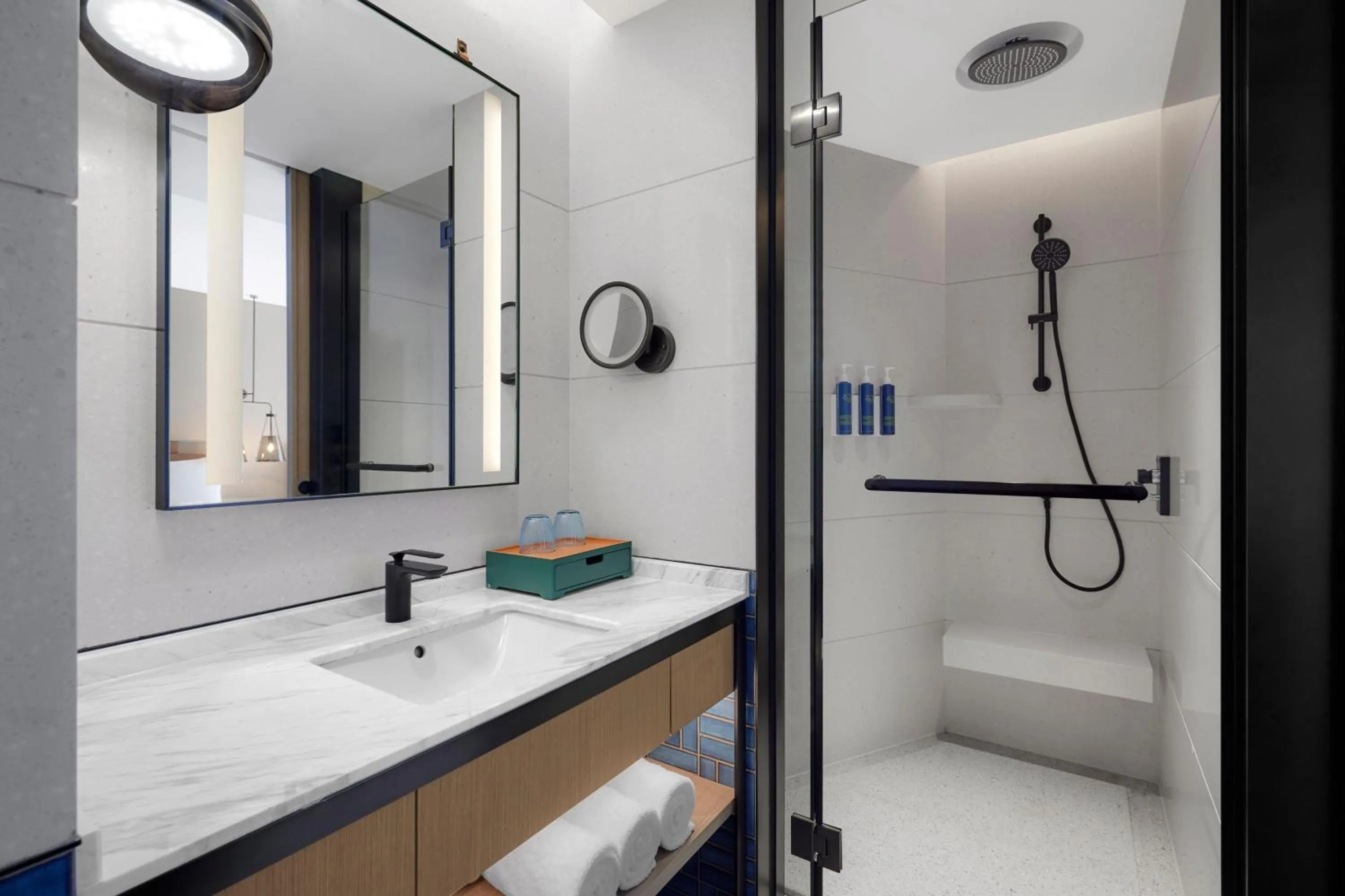 Bathroom in Four Points by Sheraton Shenzhen Bao'an