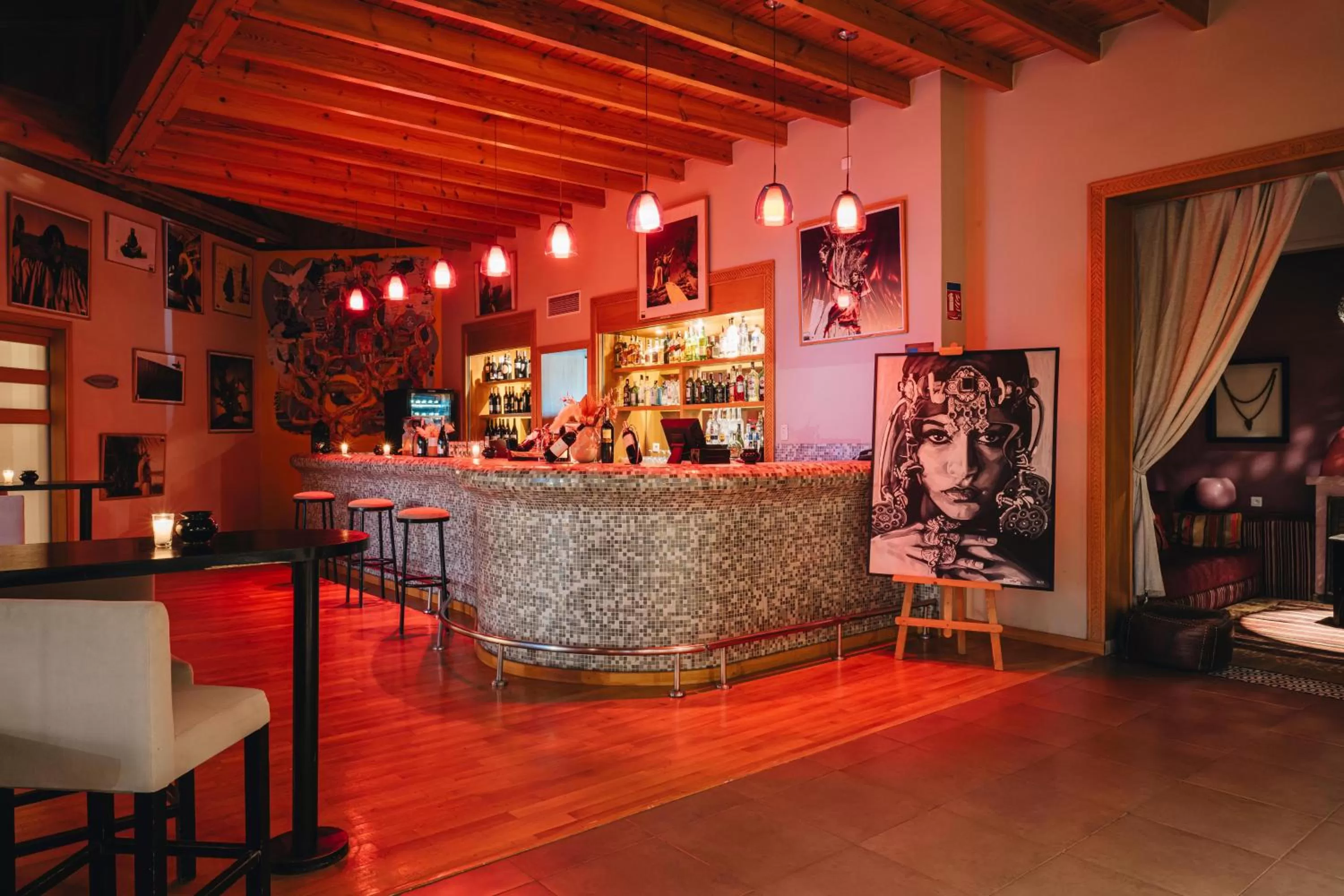 Lounge or bar in Paradis Plage Surf Yoga & Spa