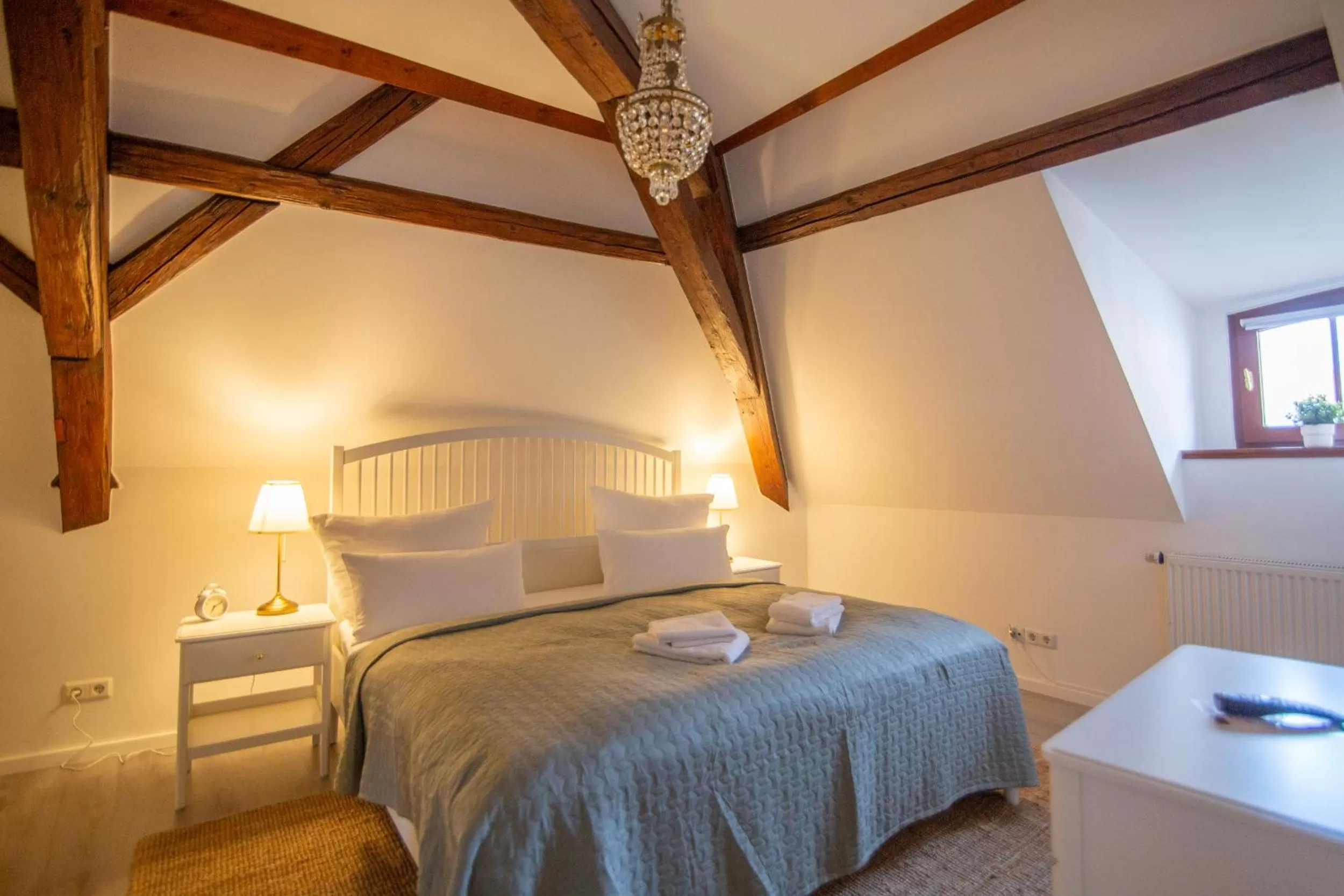 Bed in ApartOne Altstadt-Hotel