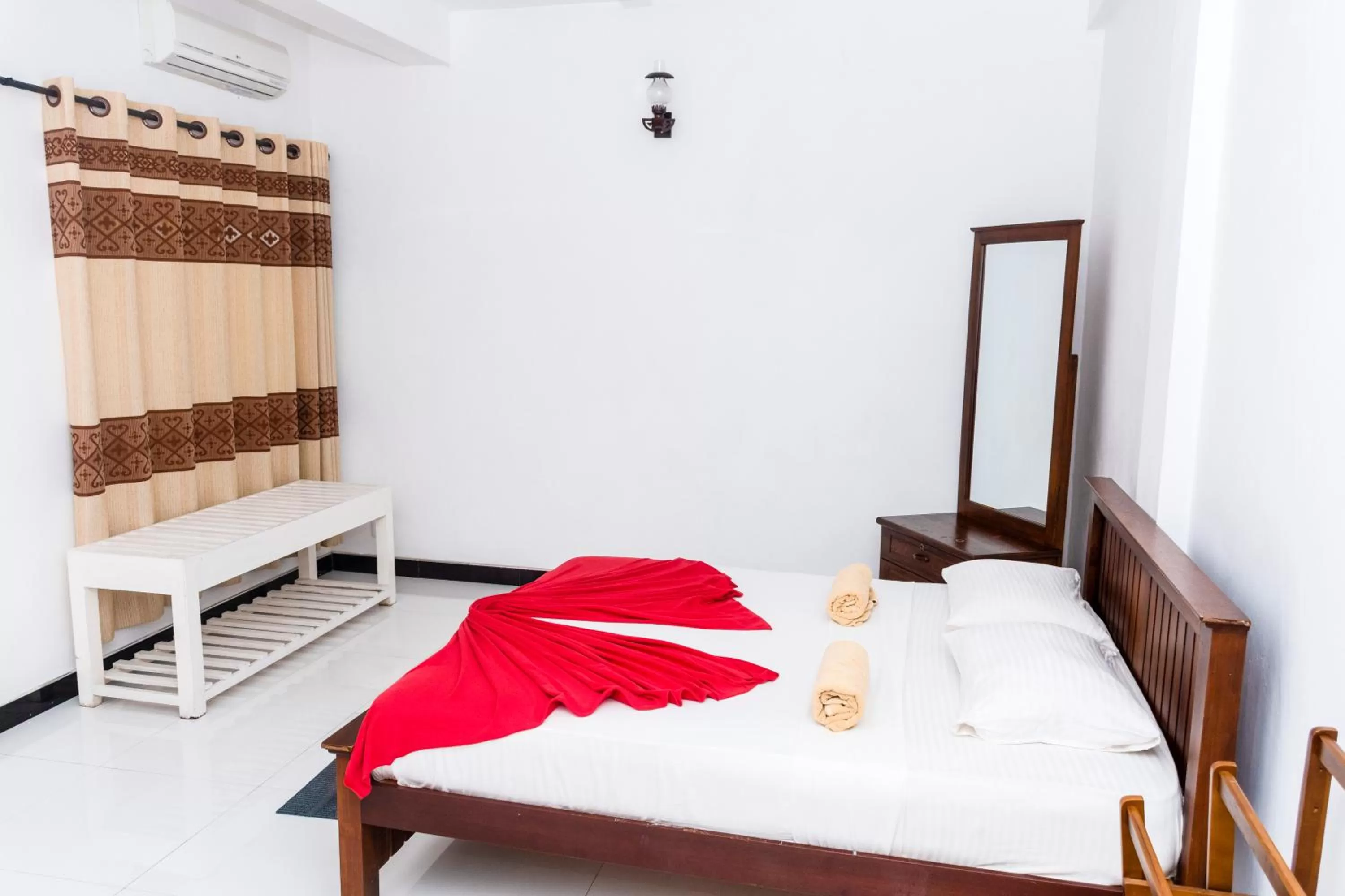 Bed in Kandy Riverside Villa