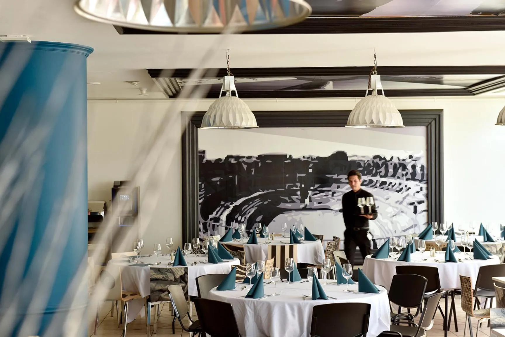 Restaurant/places to eat in Hôtel Arles Plaza