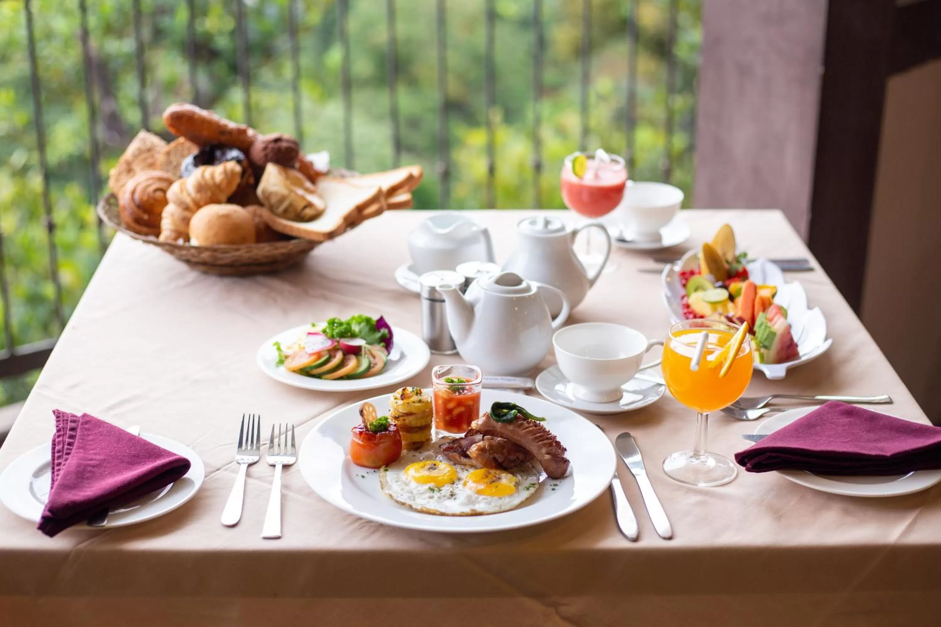 Food and drinks in Piumara Residence