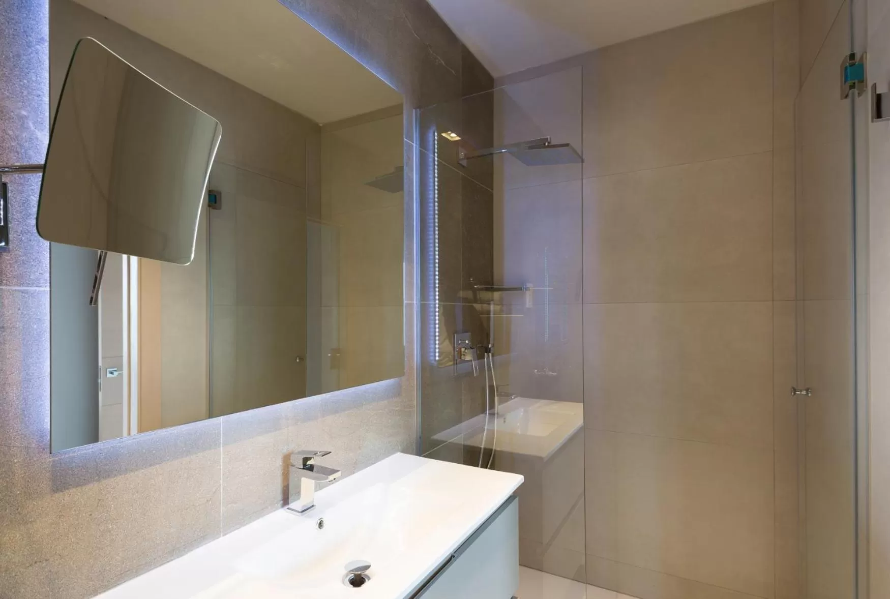 Bathroom in Regente Hotel