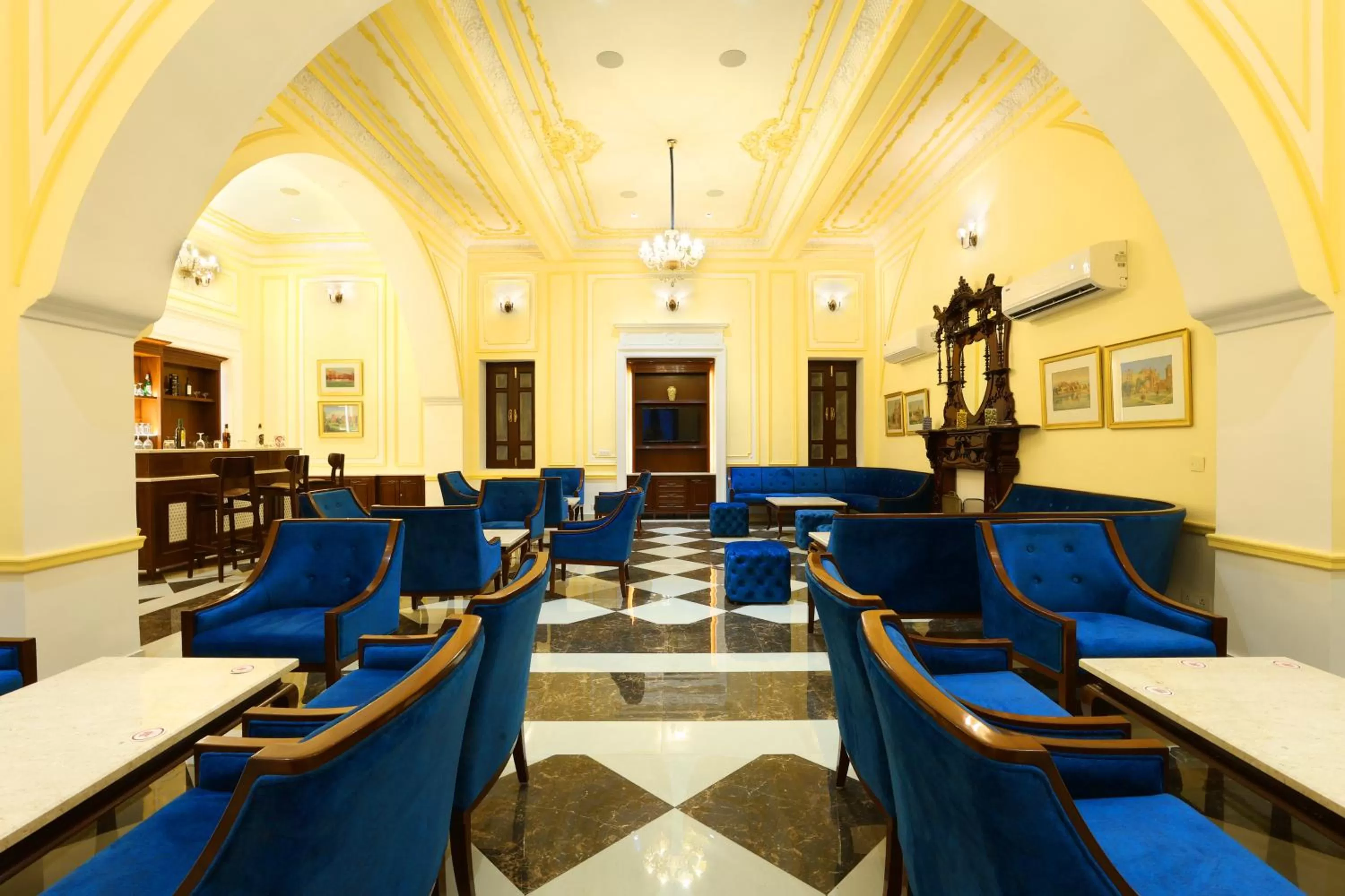Lounge or bar in The Lallgarh Palace - A Heritage Hotel