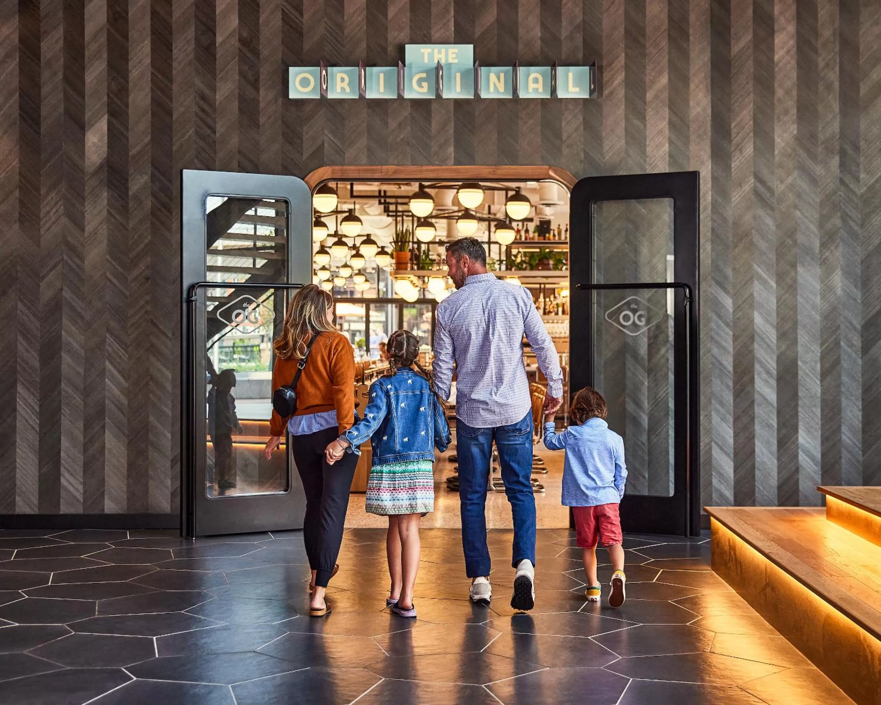 Restaurant/places to eat in The Rally Hotel at McGregor Square