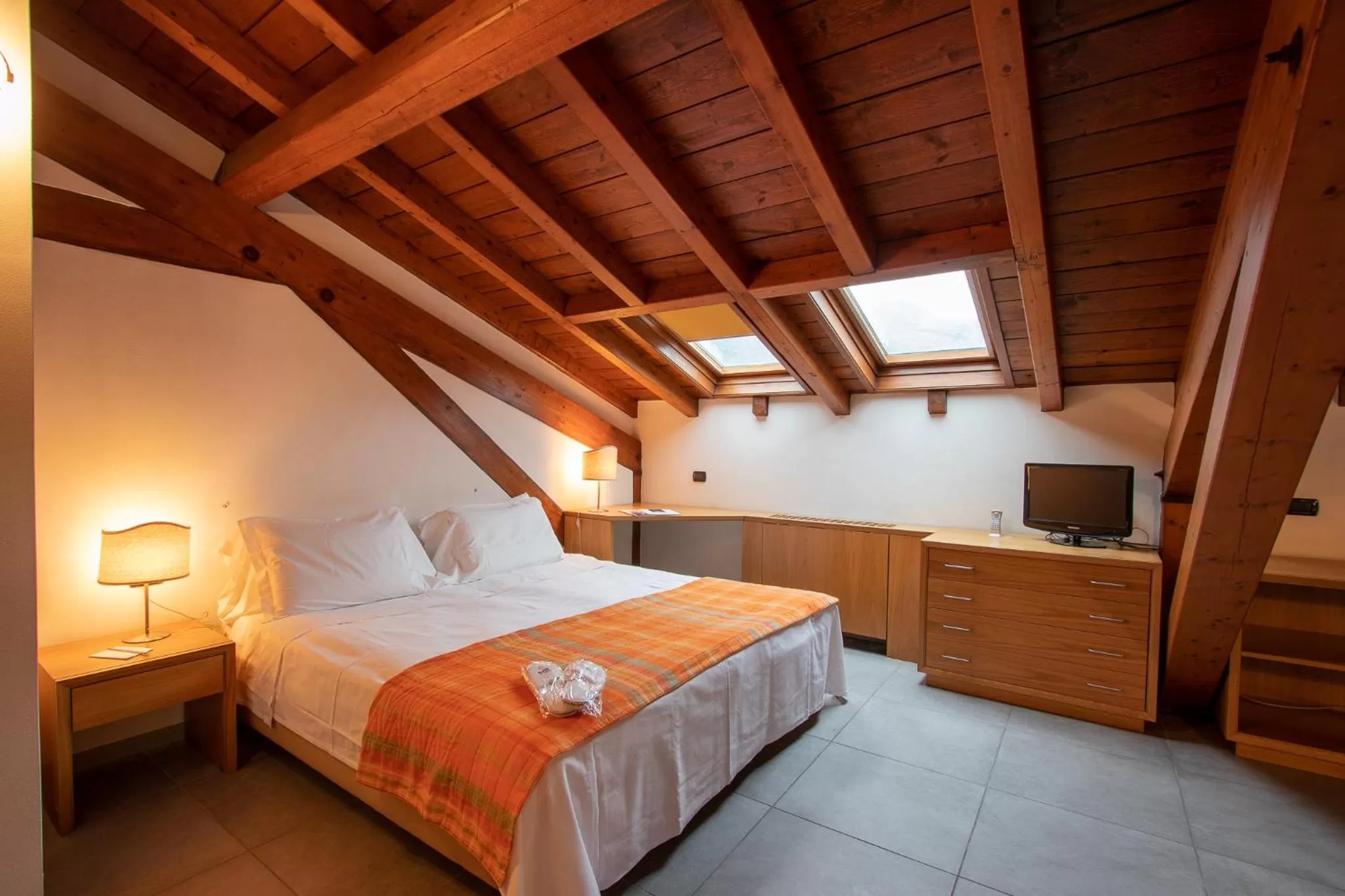 Bedroom, Bed in Albergo Le Due Corti