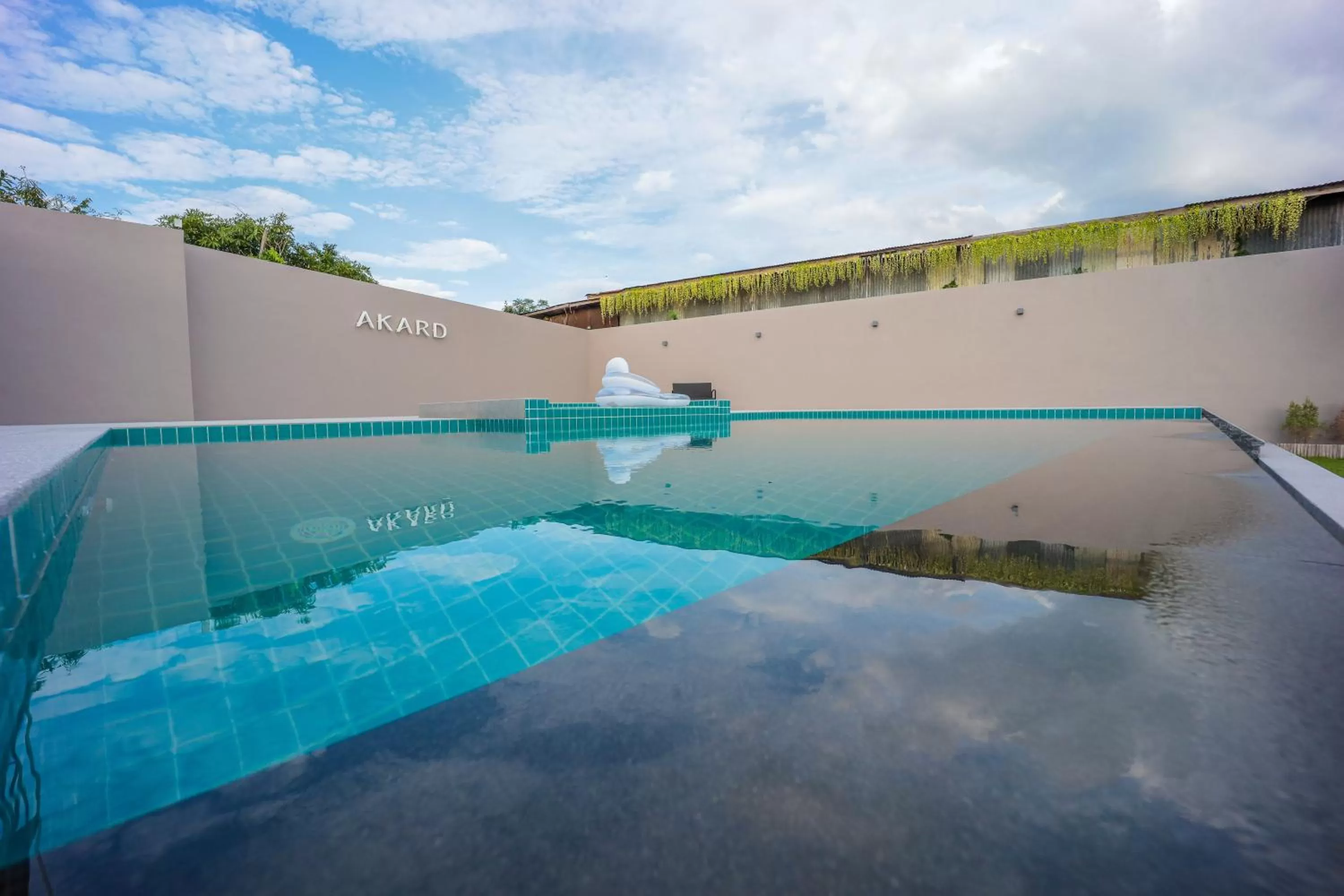 Swimming pool in AKARD Private Villas Sattahip