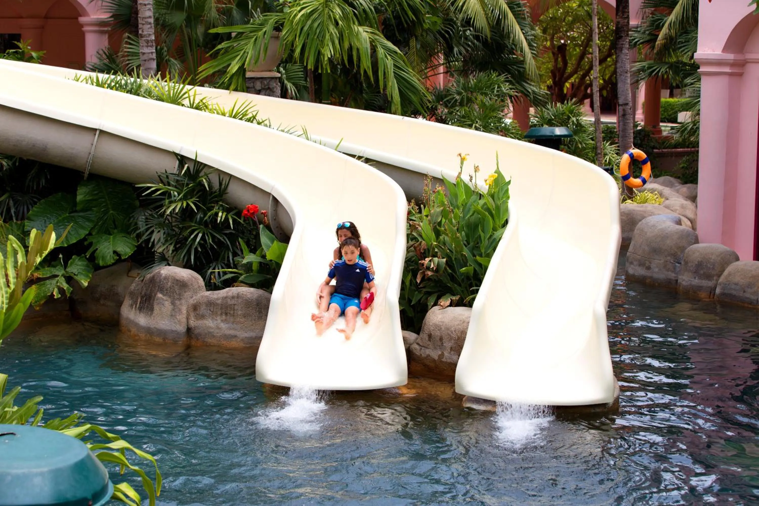 Swimming pool in Centara Grand Beach Resort Phuket