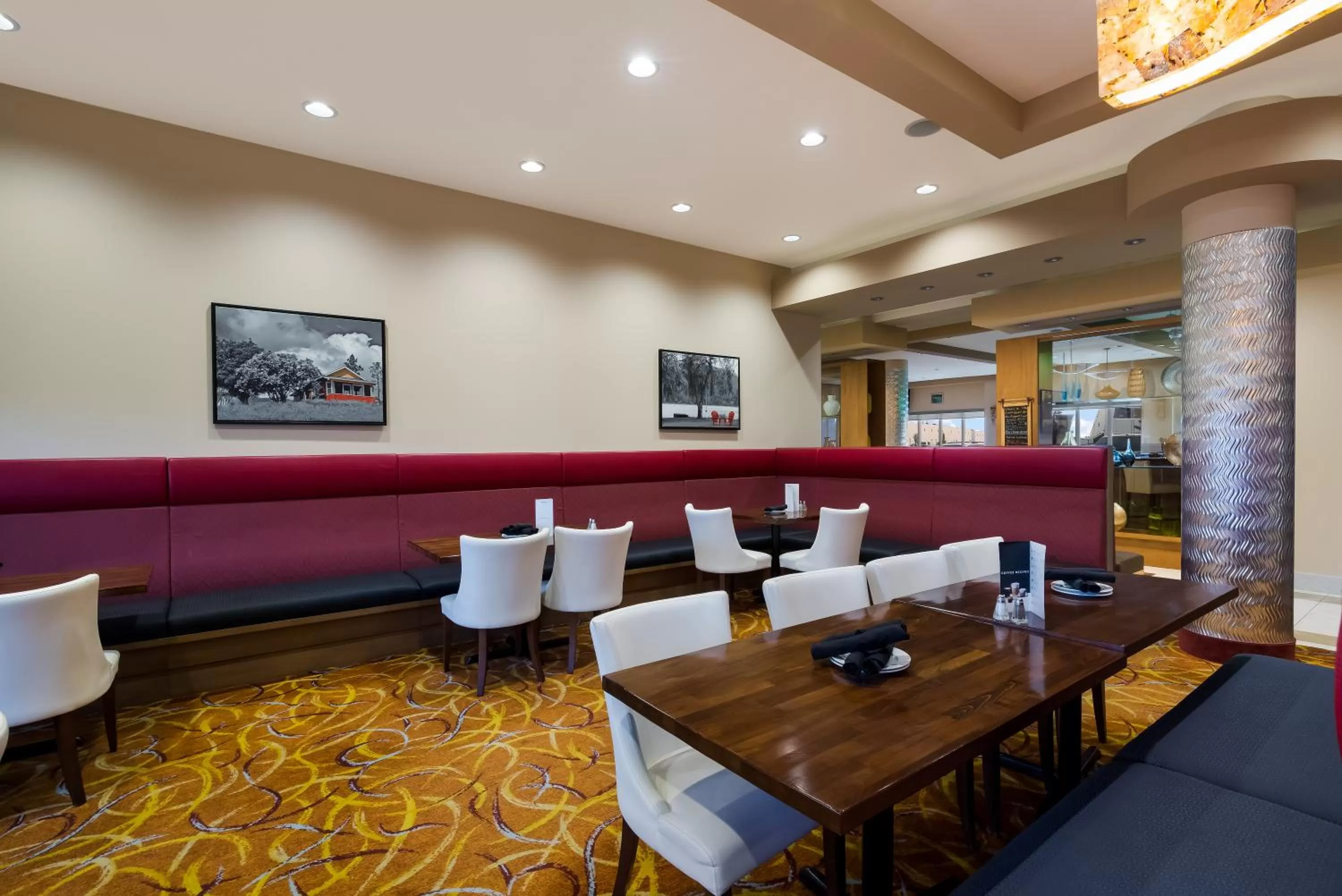 Restaurant/places to eat in Hotel 11, MOD A Sonesta Collection