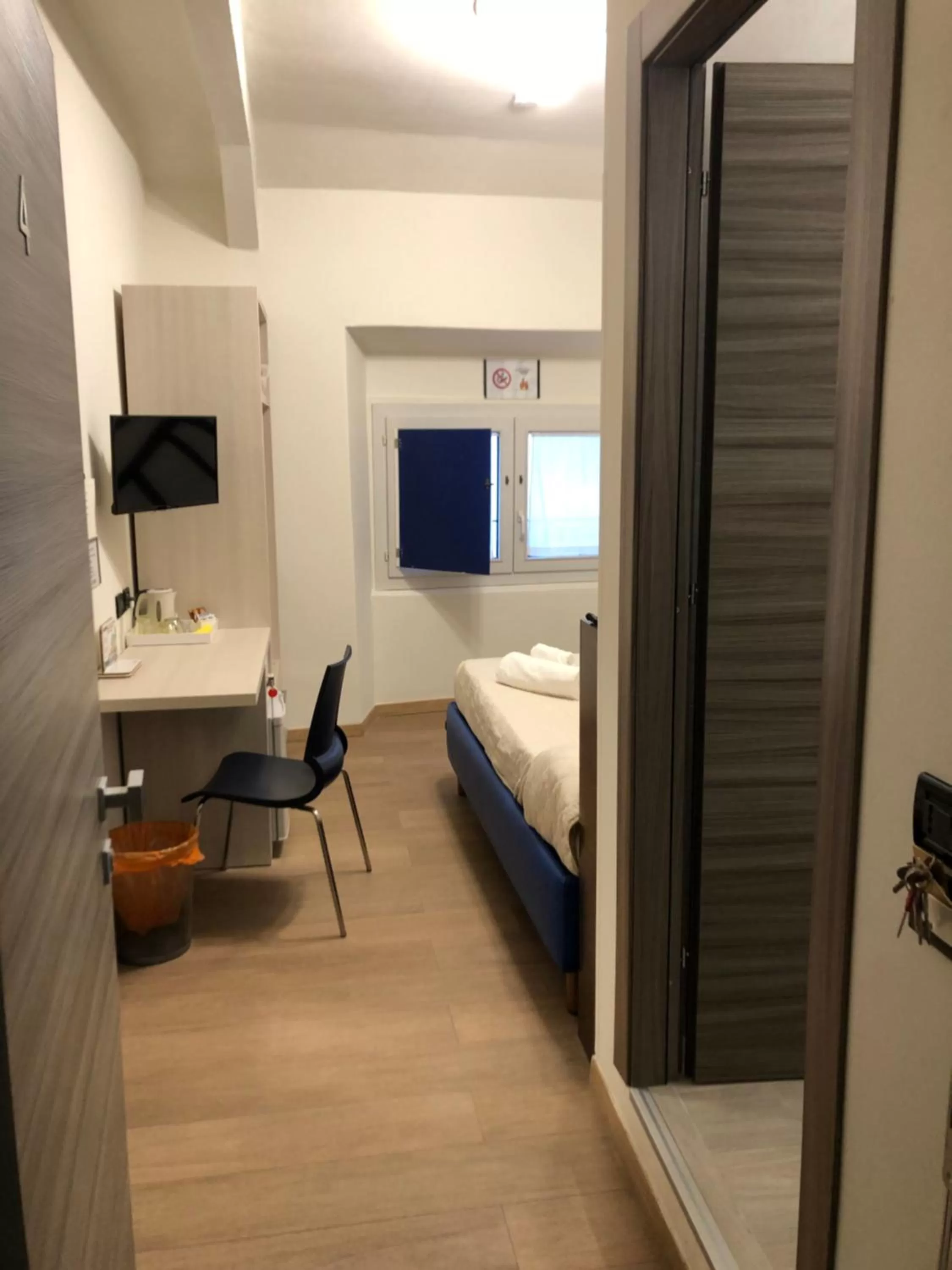 Bed in Hotel Cairoli