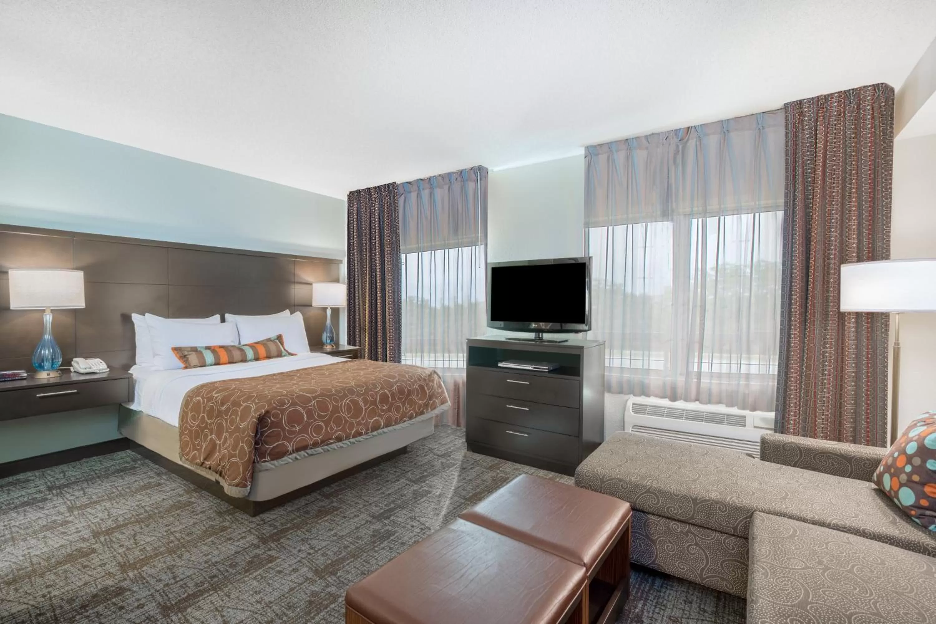 Photo of the whole room, Bed in Staybridge Suites Wilmington-Newark by IHG