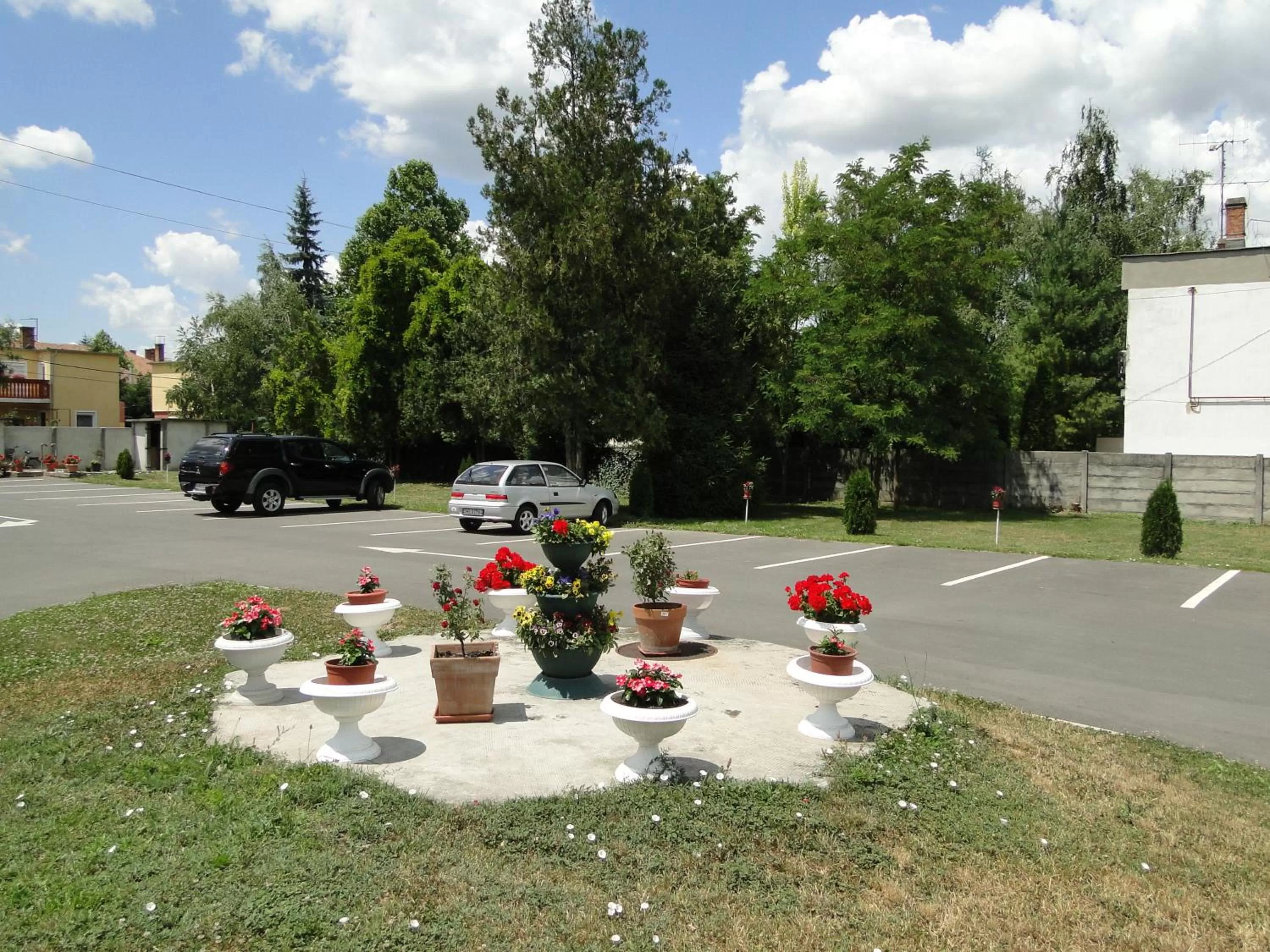Coffee/tea facilities in Körös Panzió és Étterem
