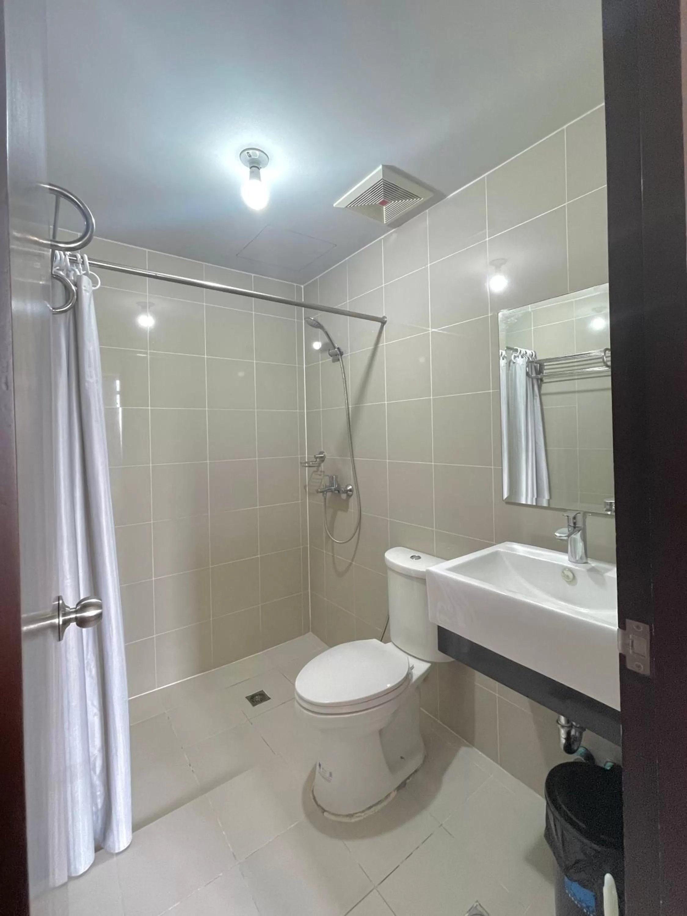Shower, Bathroom in Cubao, Quezon City Condo Staycation (wifi and netflix ready)