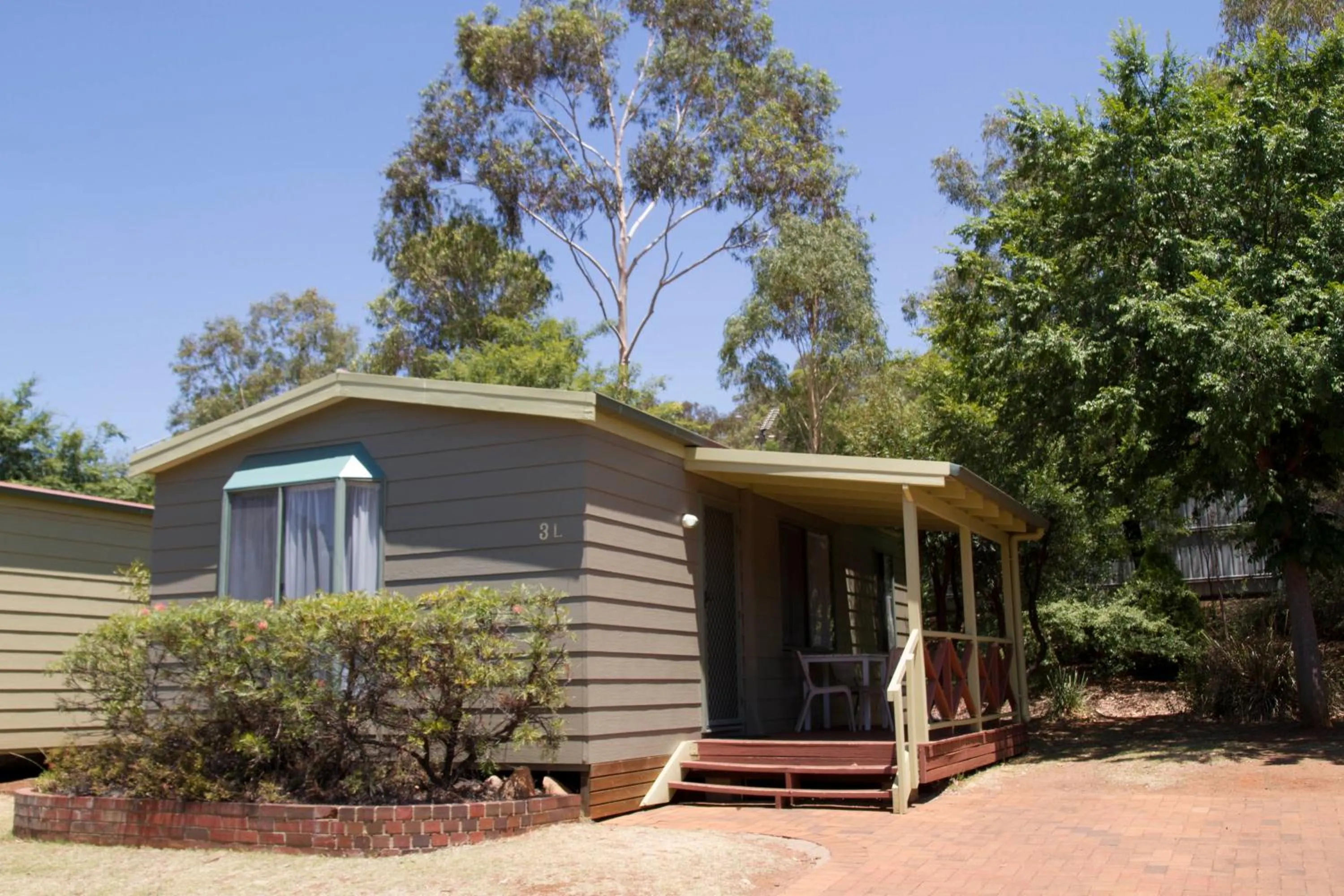 Standard 2 Bedroom Cabin in Discovery Parks - Dubbo