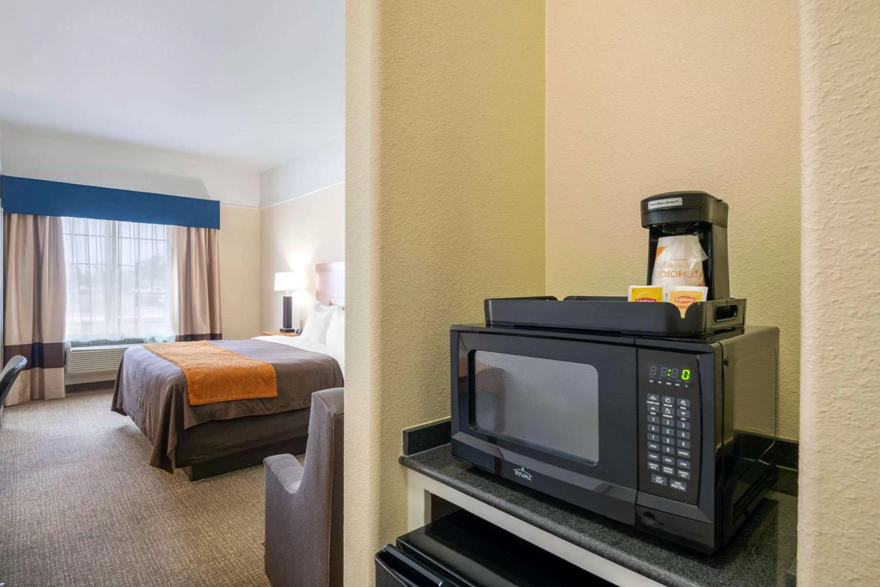 Queen Suite with Two Queen Beds and Roll in Shower - Accessible/Non-Smoking in Comfort Inn and Suites Odessa