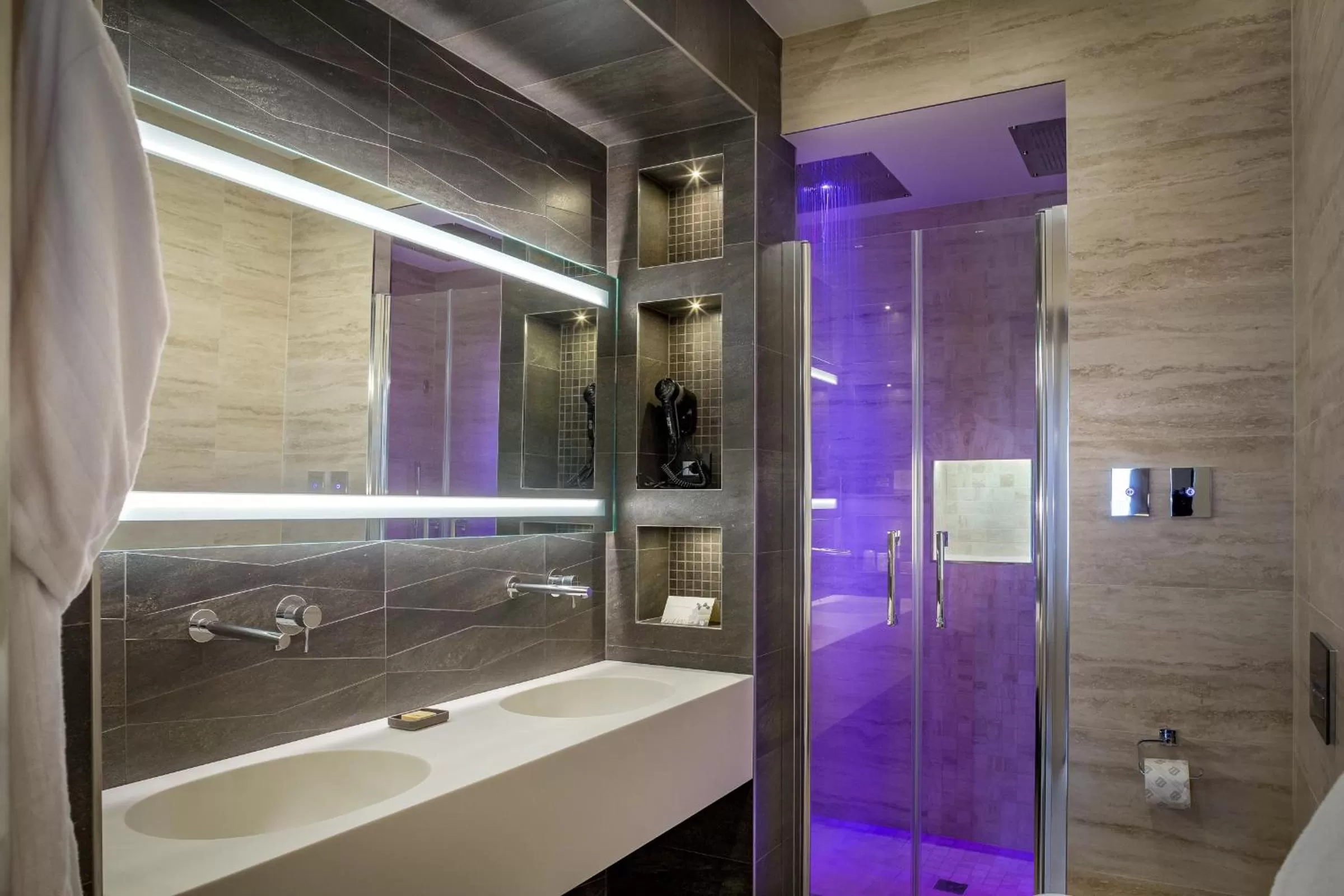 Bathroom in Palazzo Alfieri - Place of Charme