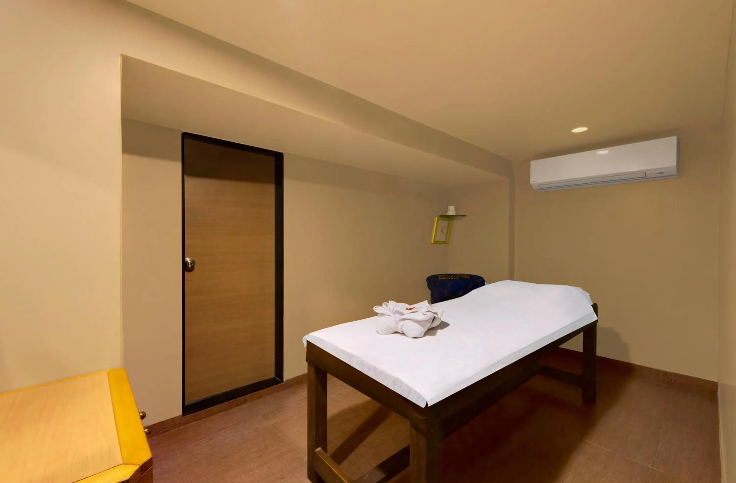 Massage, Bed in Central Beacon Hotel