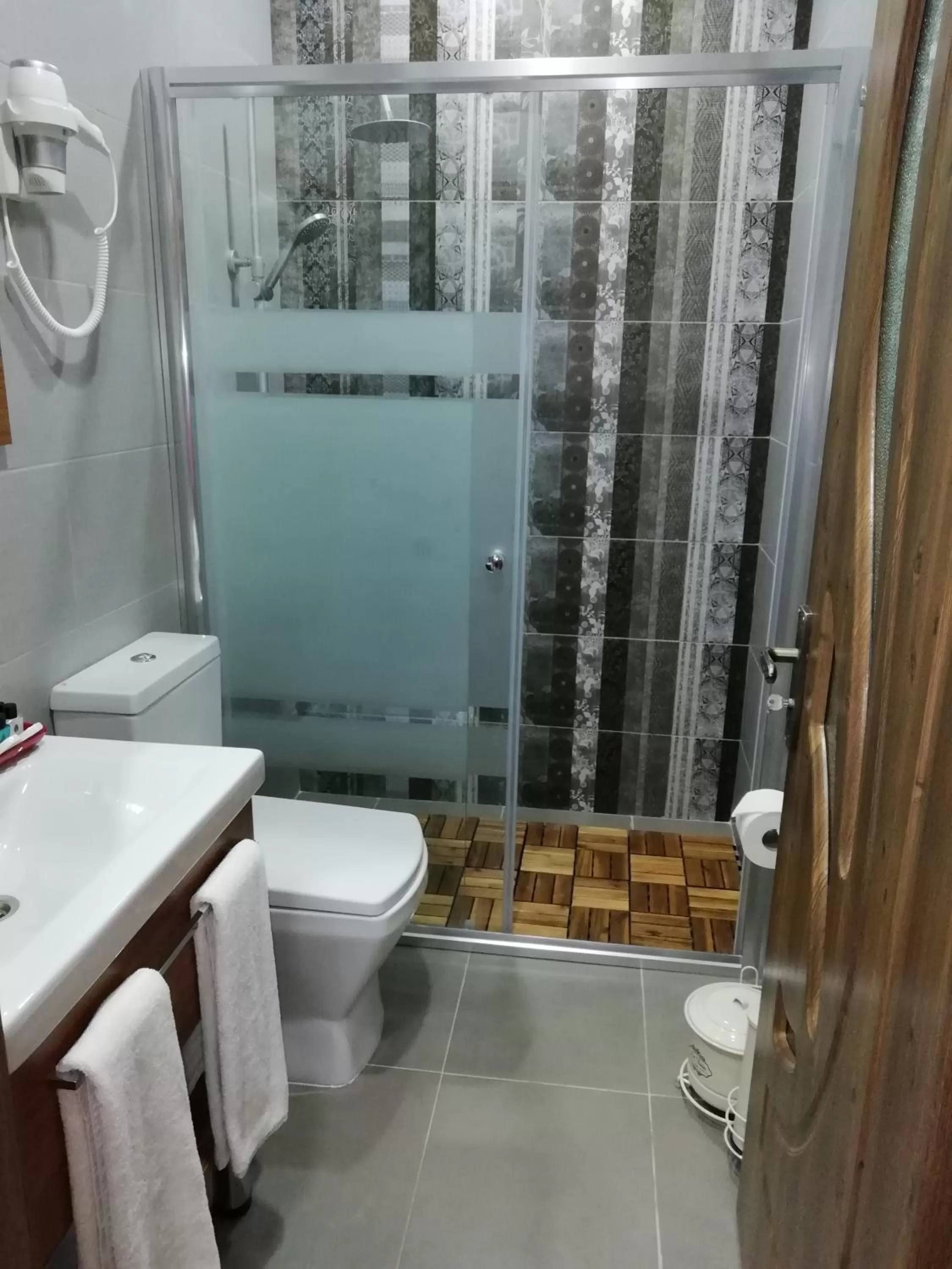 Shower in Palm Hotel