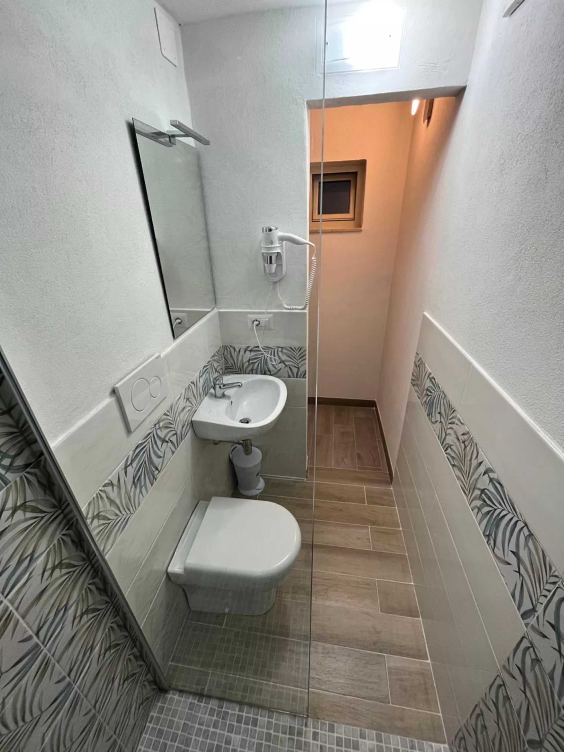 Bathroom in Regina Rooms